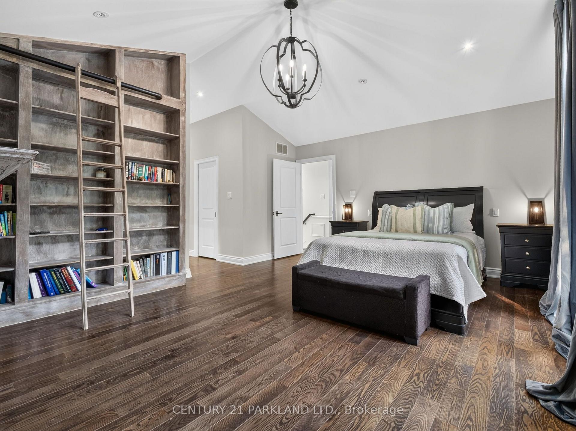 Photo 19 of 1302 Hillview Crescent, Oakville, Falgarwood — HOMEH