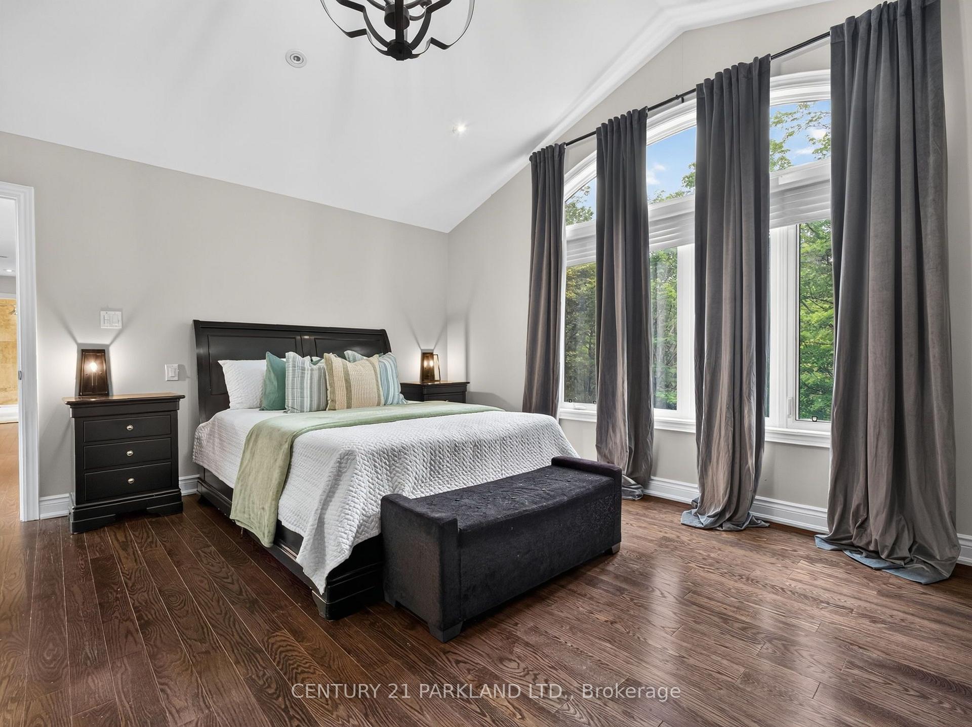Photo 20 of 1302 Hillview Crescent, Oakville, Falgarwood — HOMEH