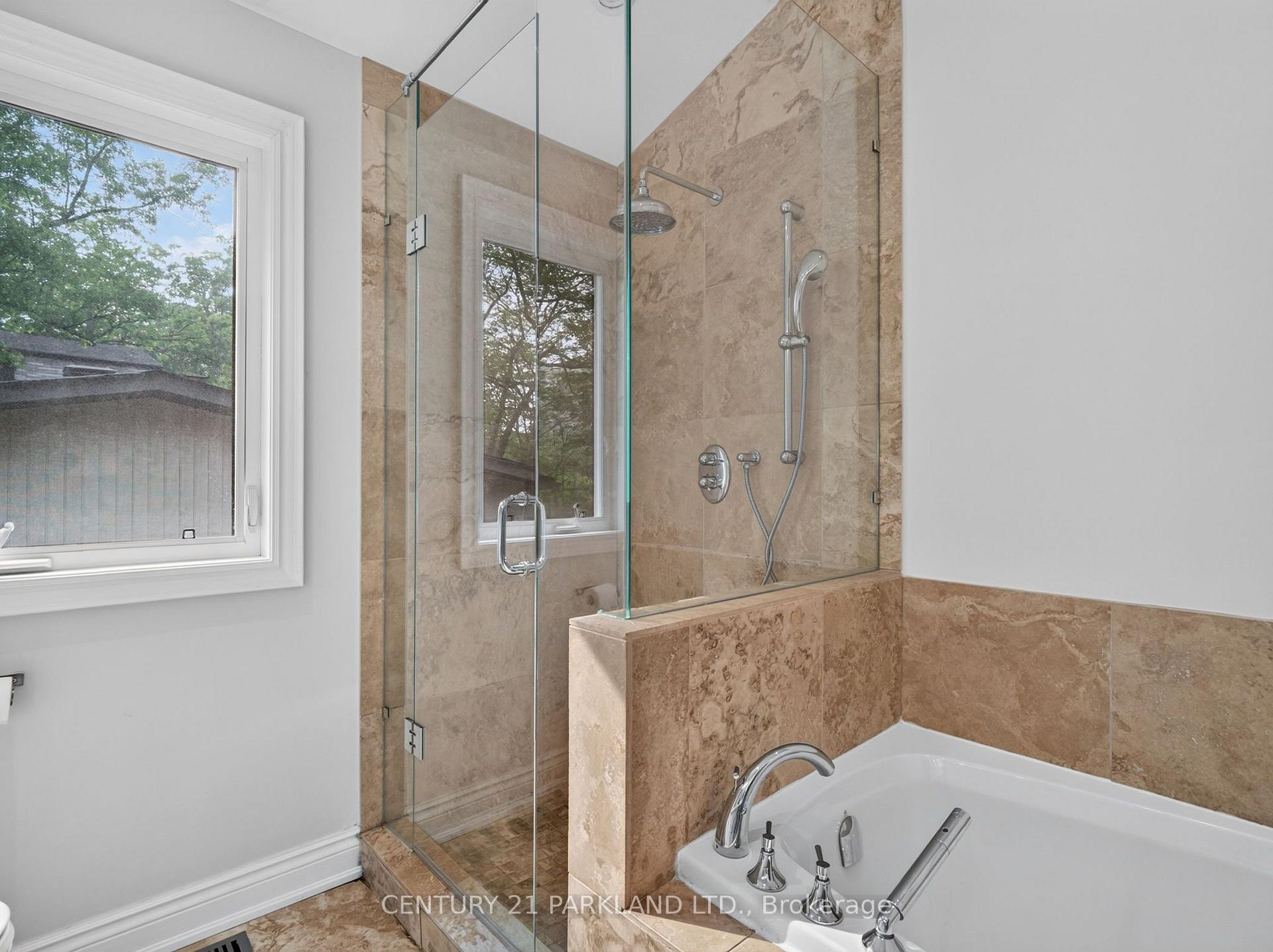 Photo 23 of 1302 Hillview Crescent, Oakville, Falgarwood — HOMEH
