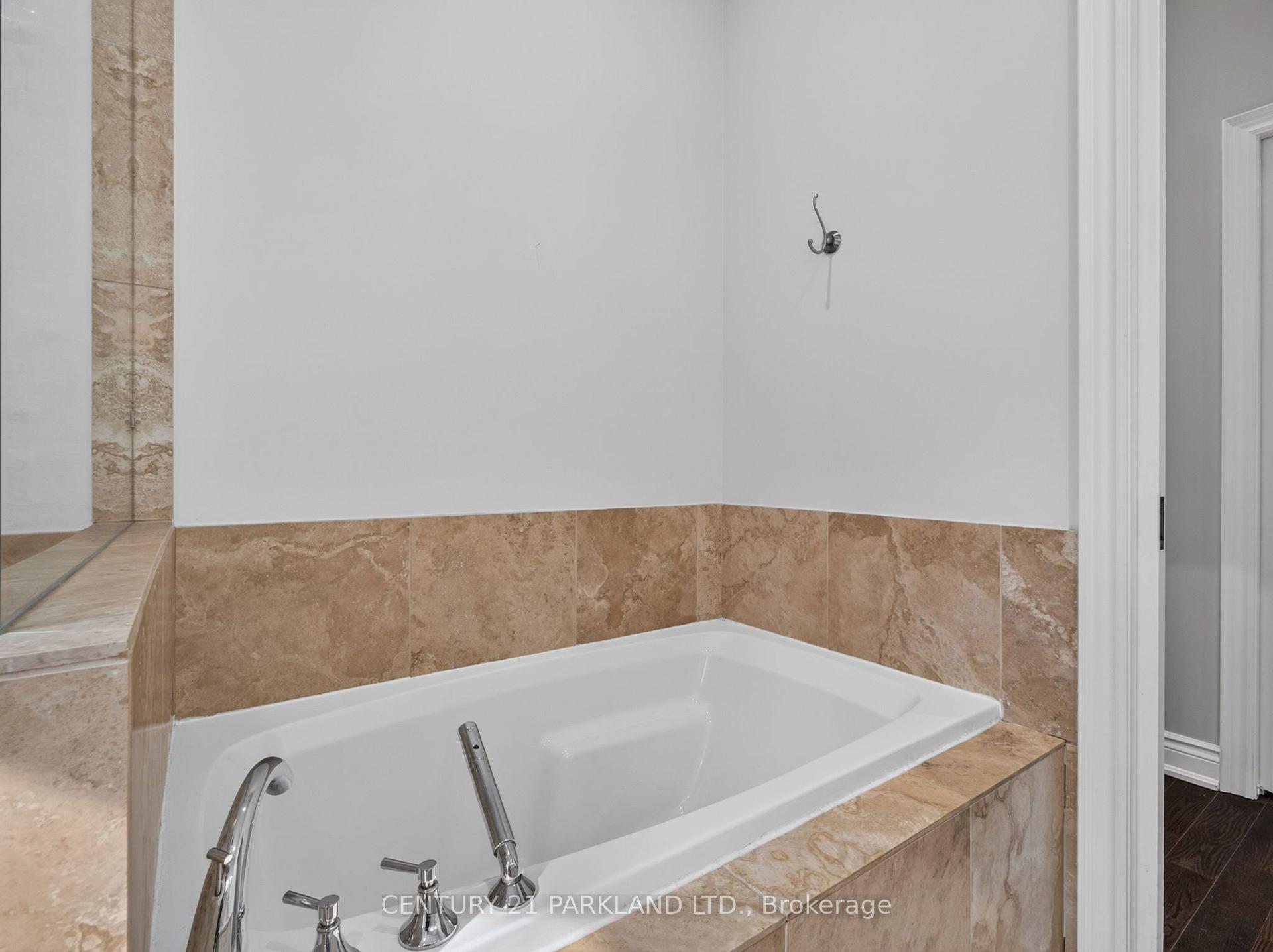 Photo 24 of 1302 Hillview Crescent, Oakville, Falgarwood — HOMEH