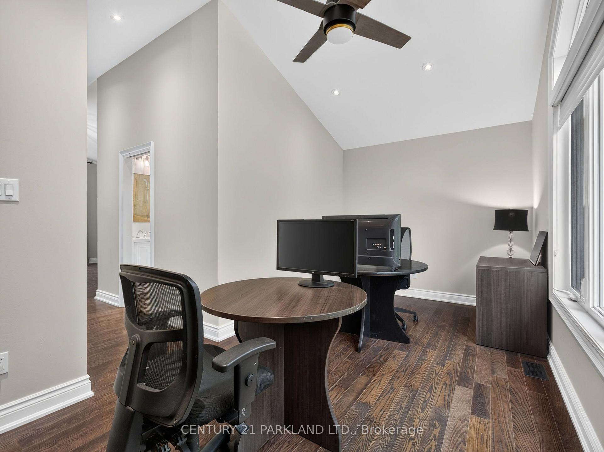 Photo 26 of 1302 Hillview Crescent, Oakville, Falgarwood — HOMEH
