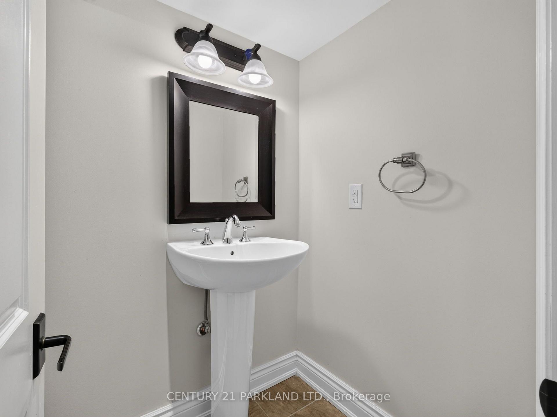 Photo 39 of 1302 Hillview Crescent, Oakville, Falgarwood — HOMEH
