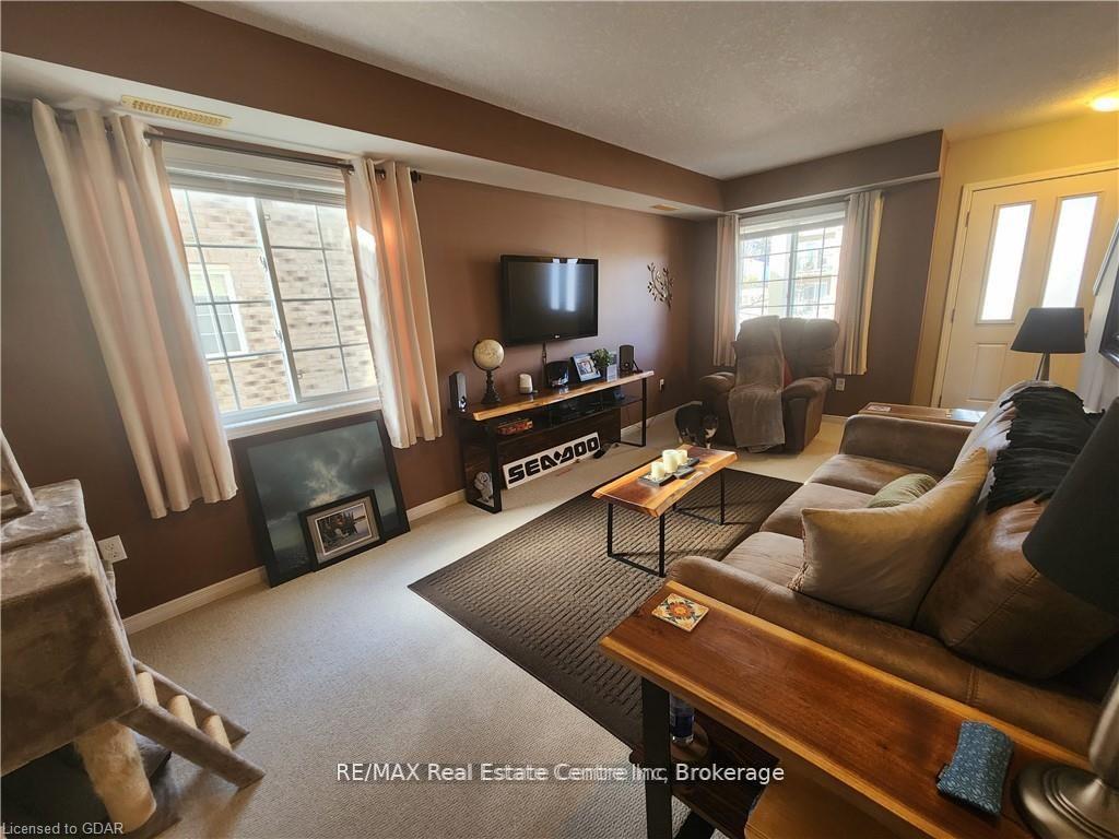 Photo 4 of Unit 95, 35 Mountford Drive, Guelph, Grange Road — HOMEH