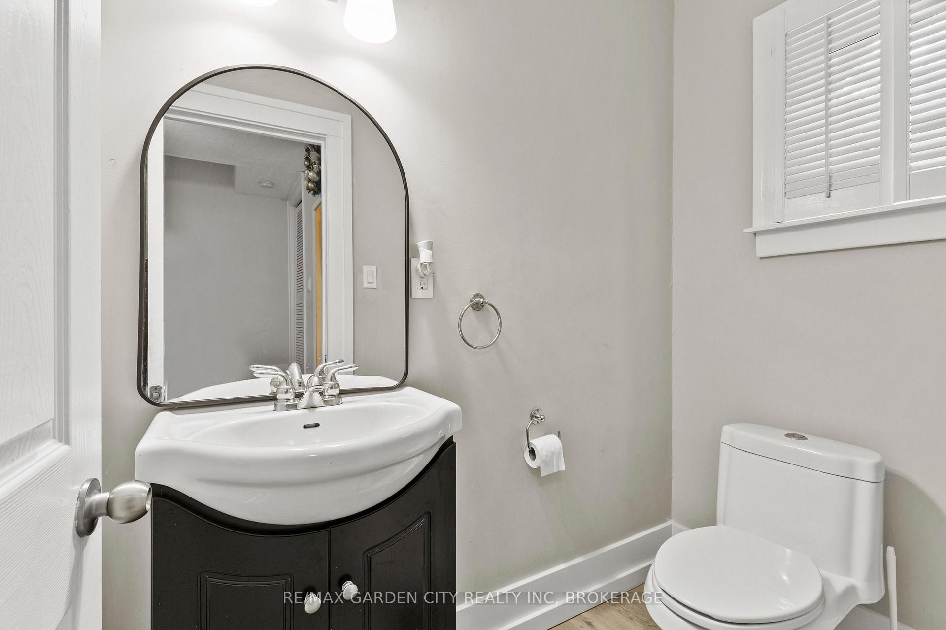 Photo 11 of 151 St George Street, Welland, Broadway — HOMEH