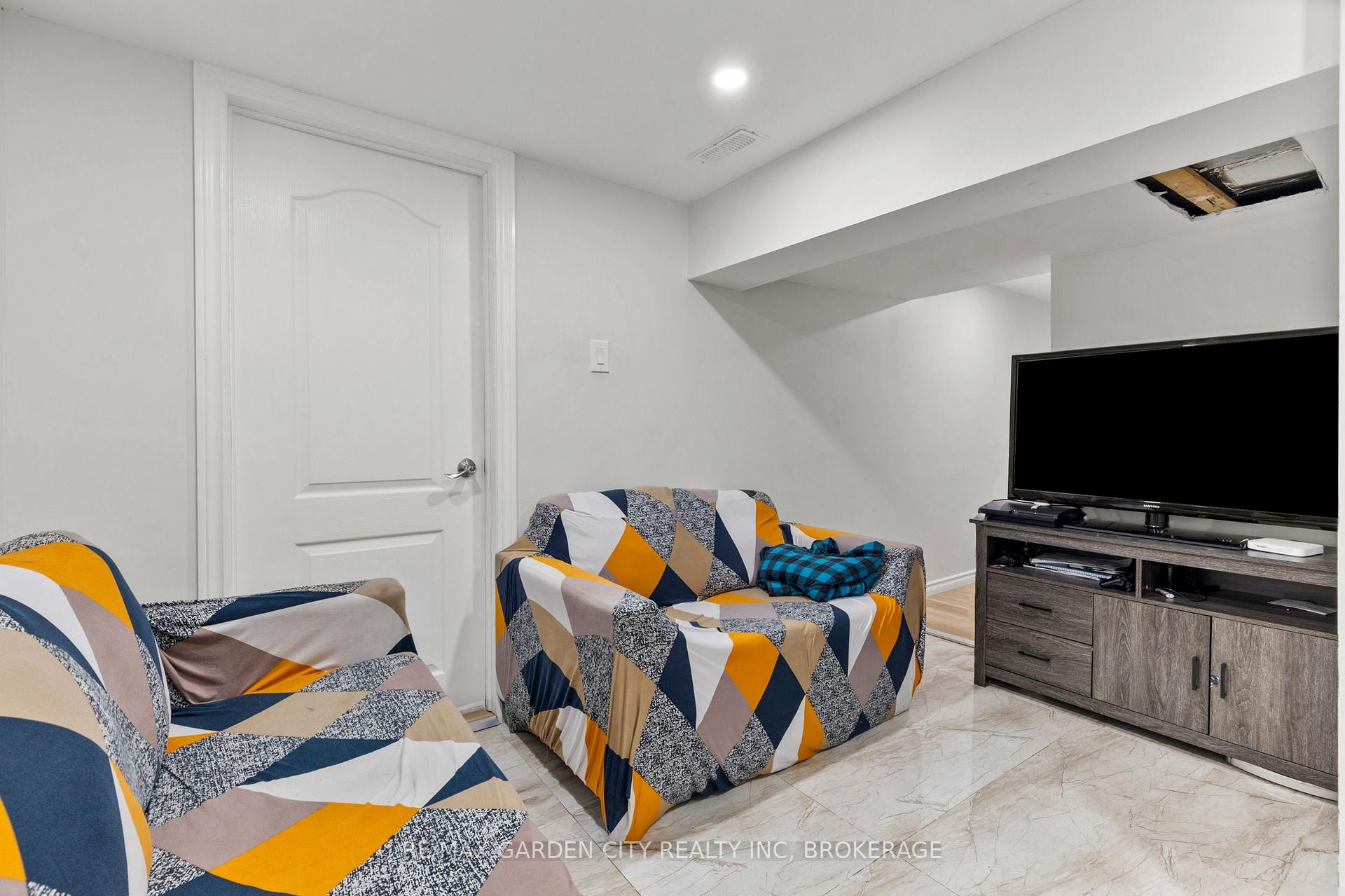 Photo 20 of 151 St George Street, Welland, Broadway — HOMEH