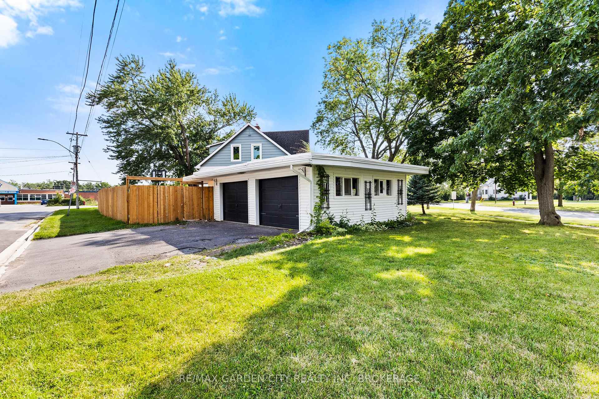 Photo 29 of 151 St George Street, Welland, Broadway — HOMEH