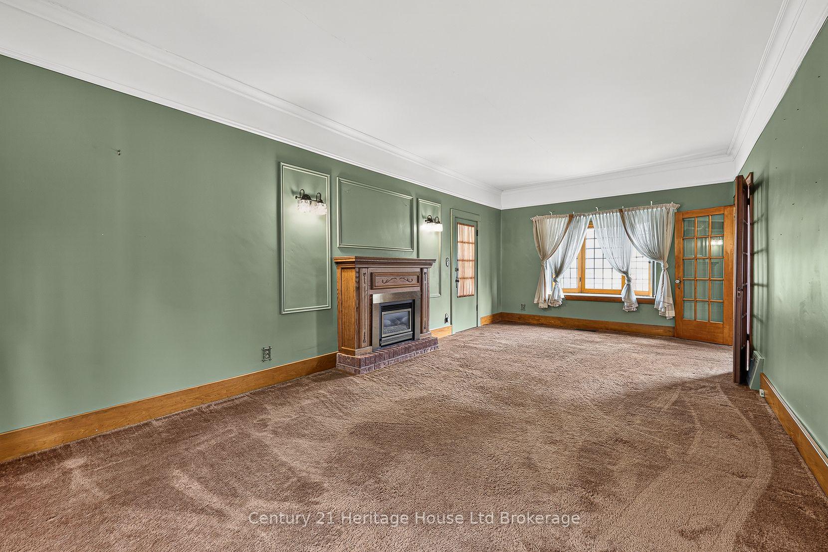Photo 9 of 143 Charles Street E, Ingersoll, Ingersoll - South — HOMEH