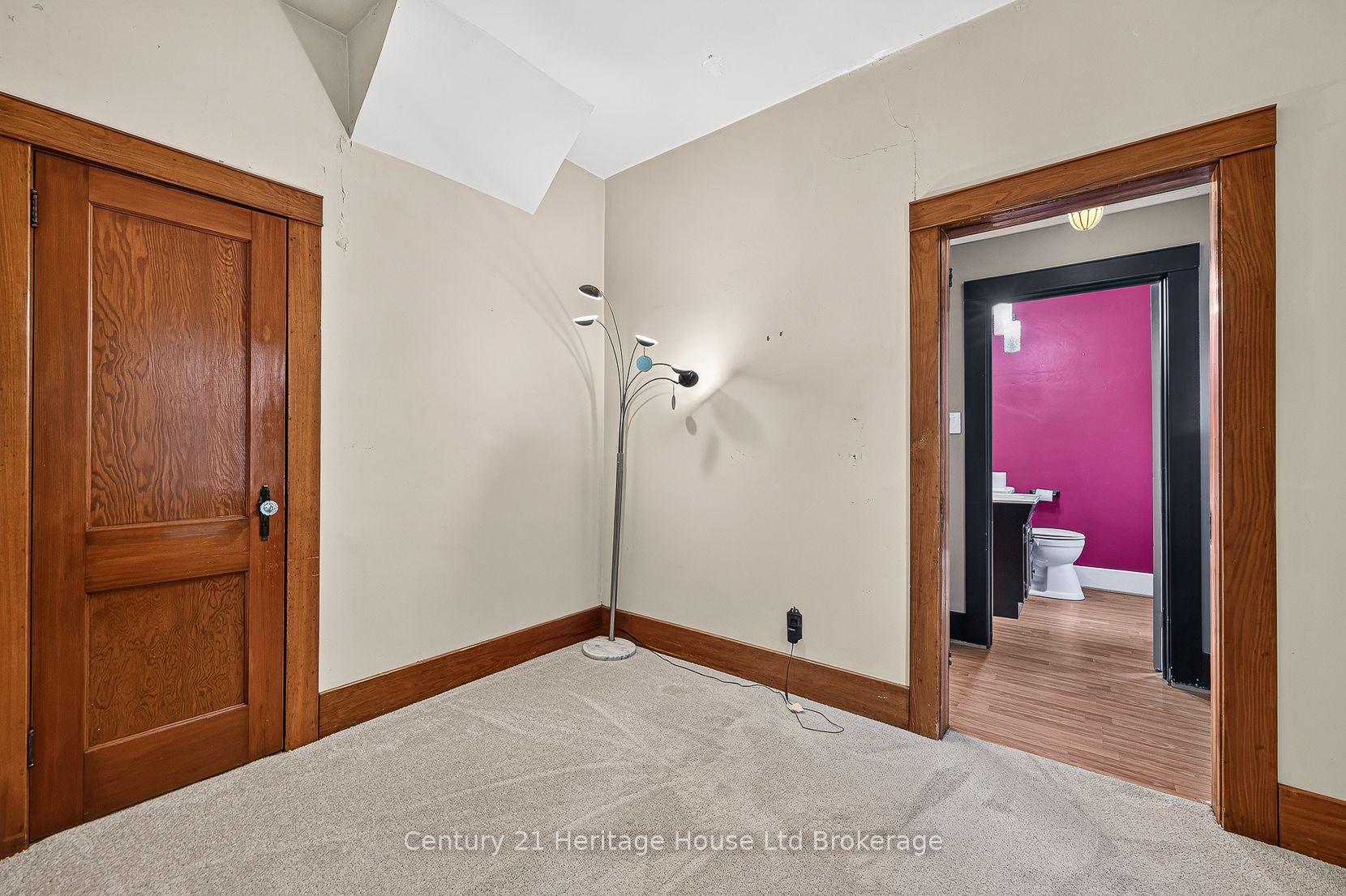 Photo 18 of 143 Charles Street E, Ingersoll, Ingersoll - South — HOMEH