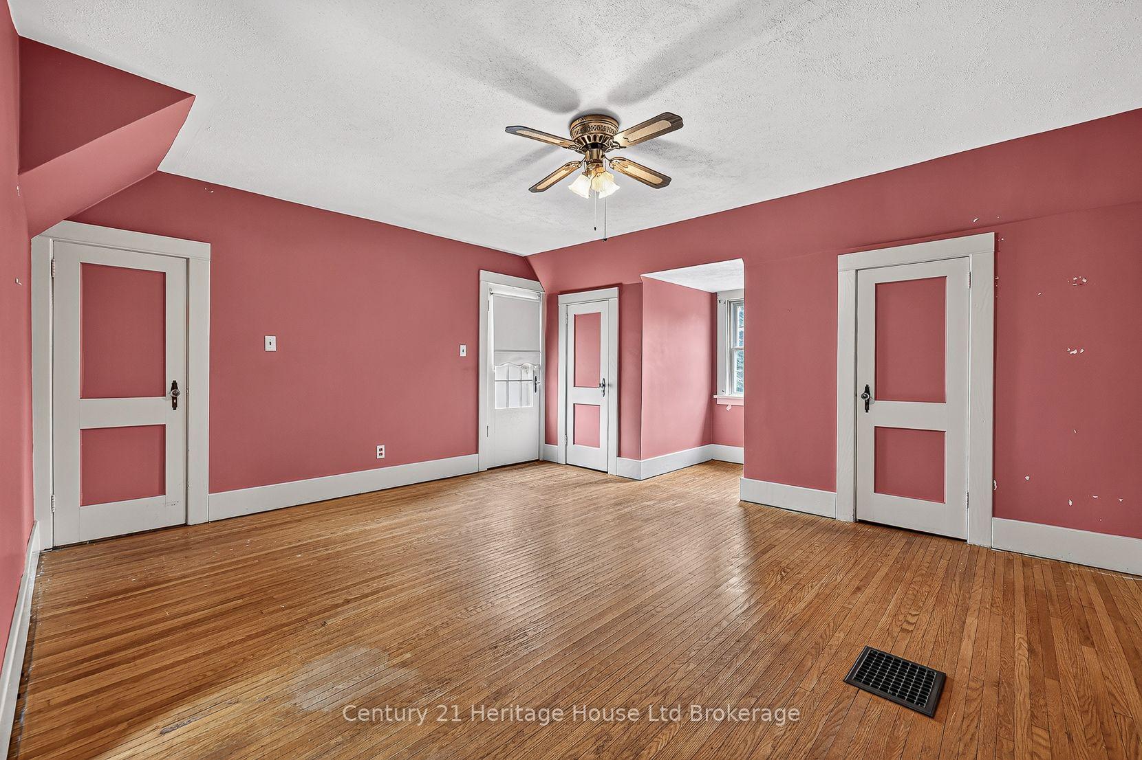 Photo 24 of 143 Charles Street E, Ingersoll, Ingersoll - South — HOMEH