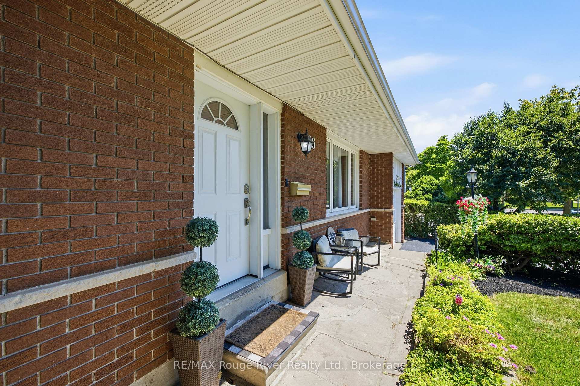 Photo 4 of 86 Shoredale Drive, Scarborough, Woburn — HOMEH
