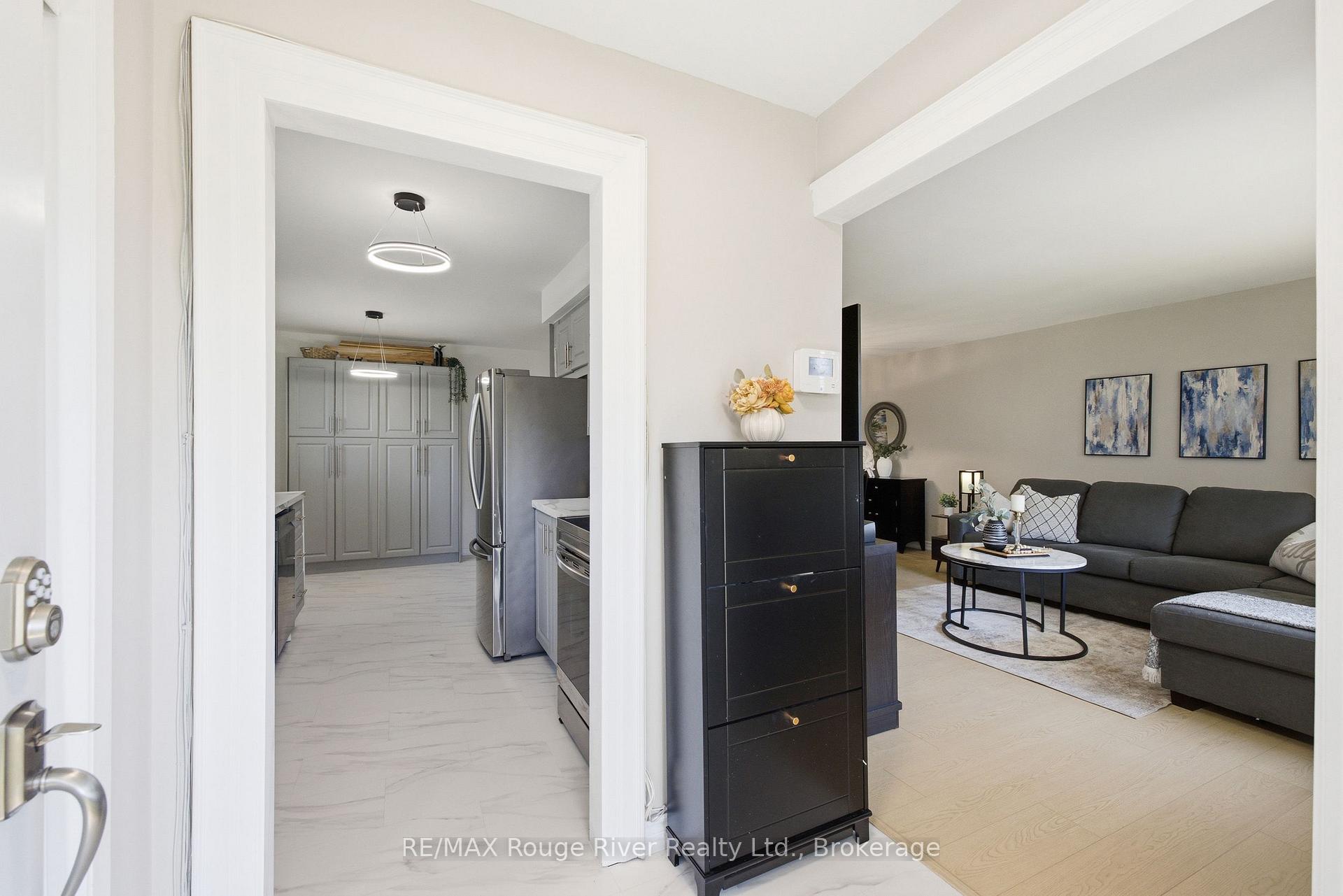 Photo 10 of 86 Shoredale Drive, Scarborough, Woburn — HOMEH