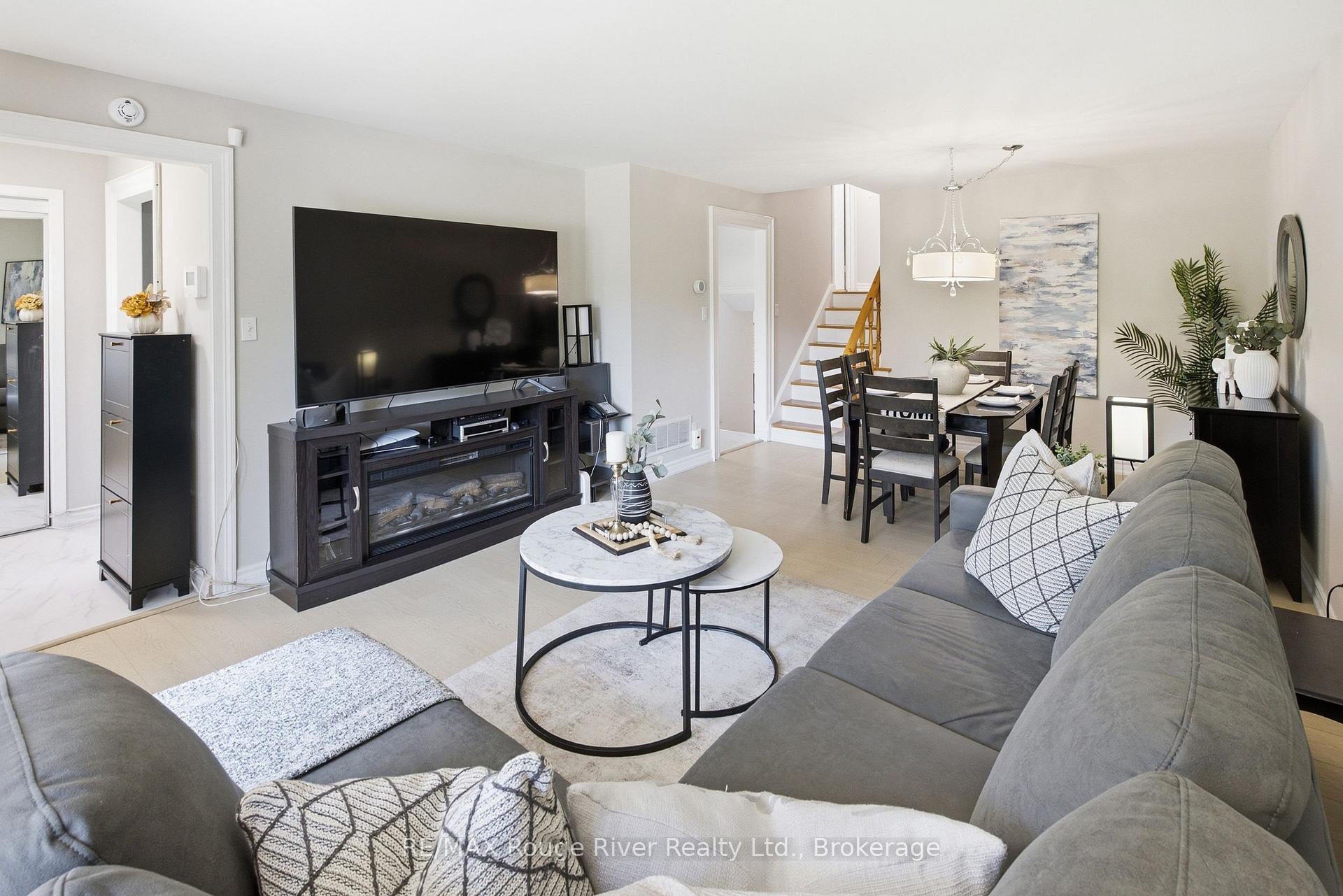 Photo 12 of 86 Shoredale Drive, Scarborough, Woburn — HOMEH
