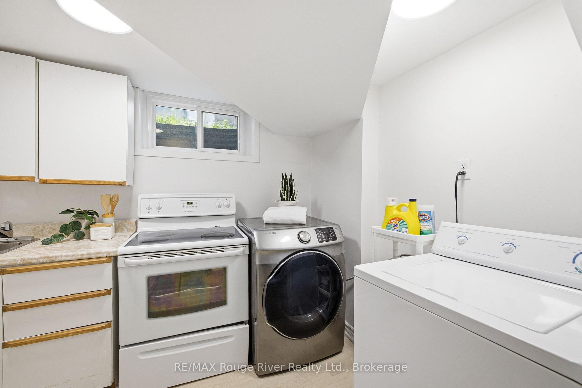 Photo 32 of 86 Shoredale Drive, Scarborough, Woburn — HOMEH