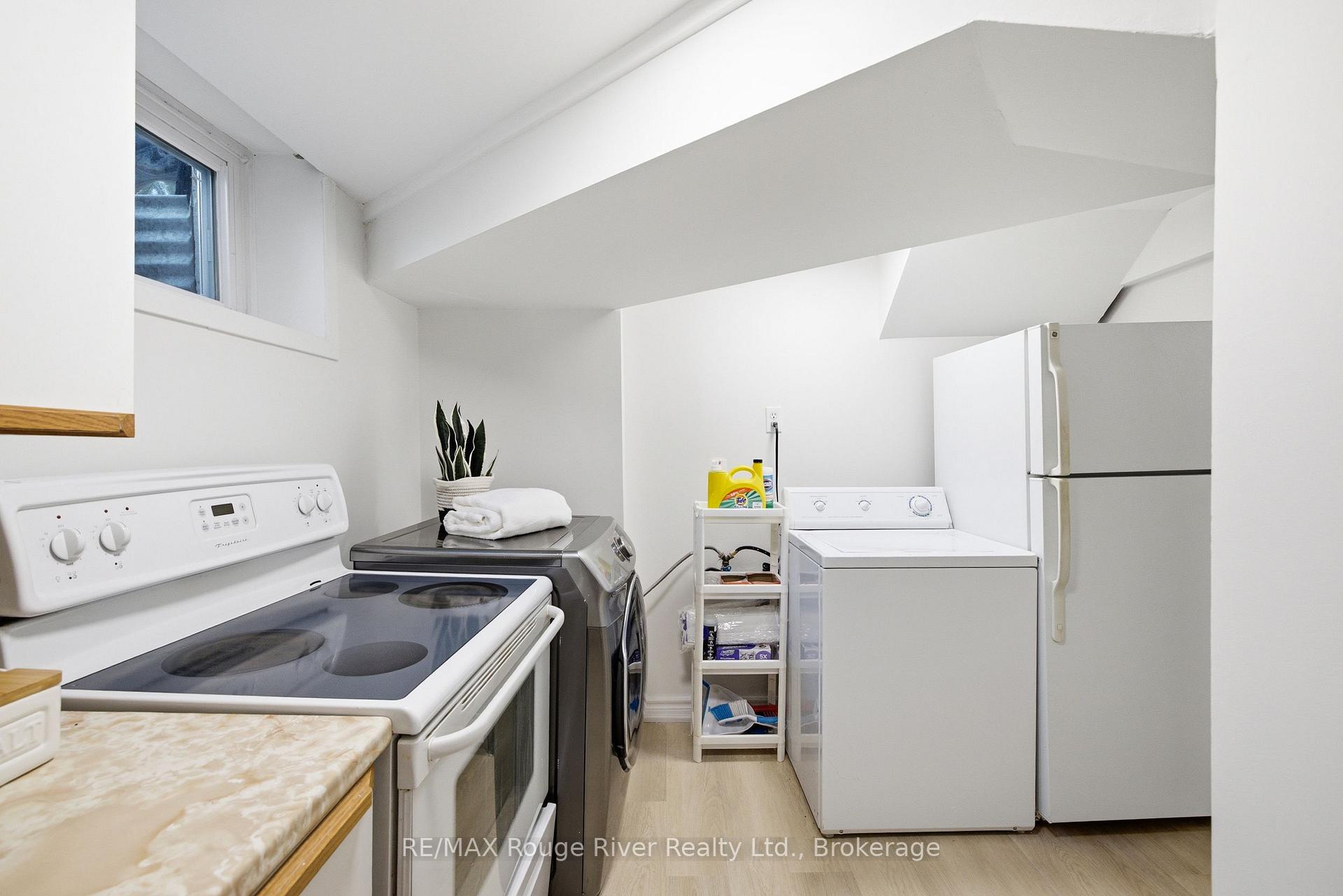 Photo 33 of 86 Shoredale Drive, Scarborough, Woburn — HOMEH