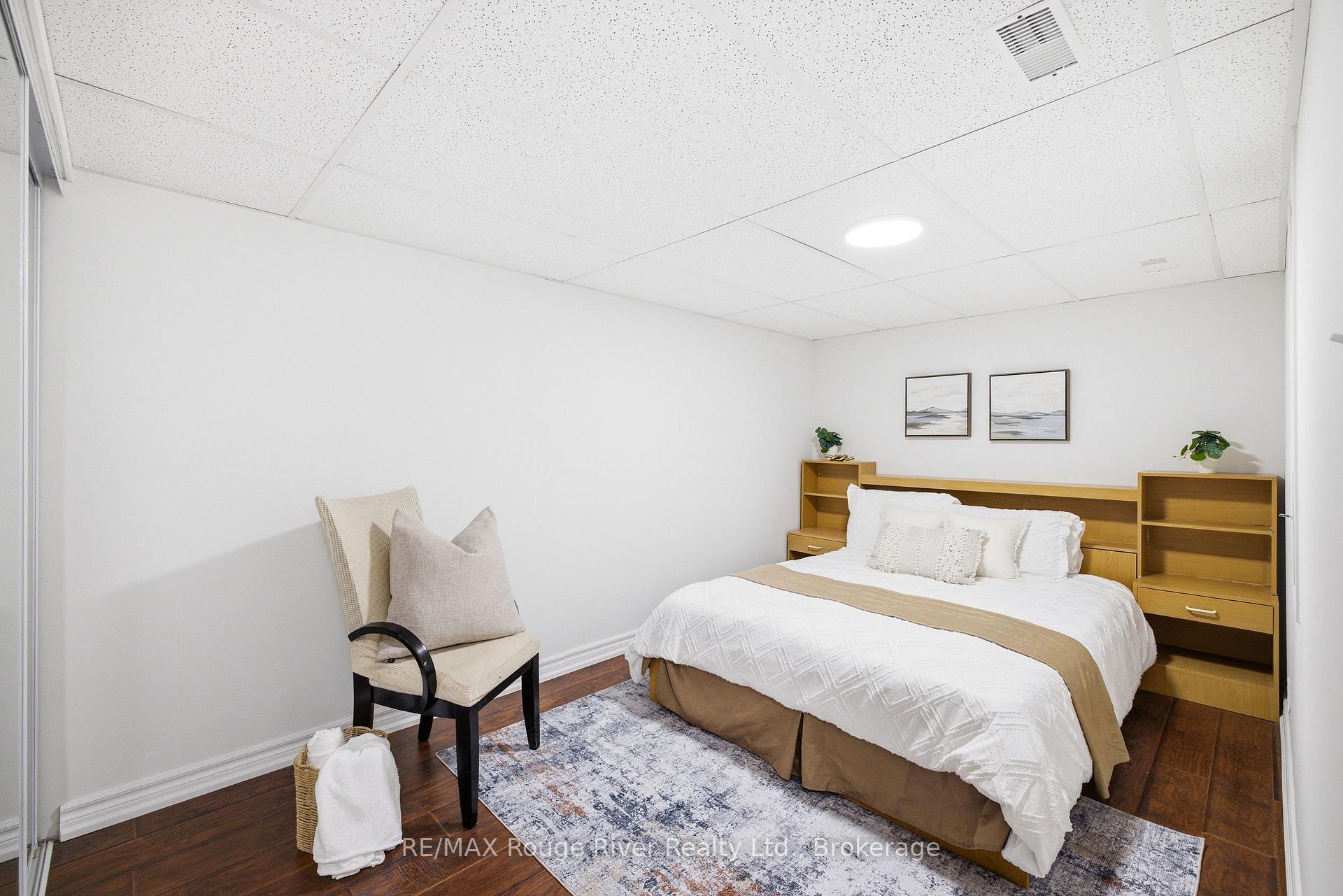 Photo 35 of 86 Shoredale Drive, Scarborough, Woburn — HOMEH