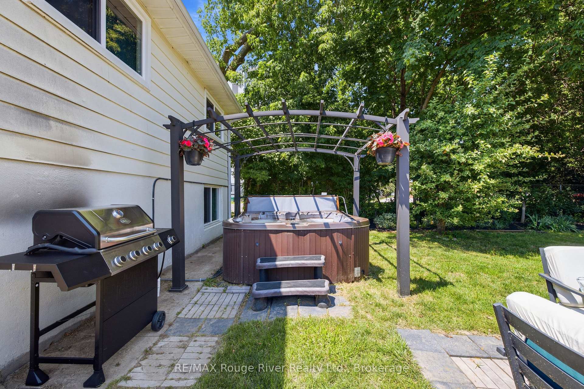 Photo 43 of 86 Shoredale Drive, Scarborough, Woburn — HOMEH