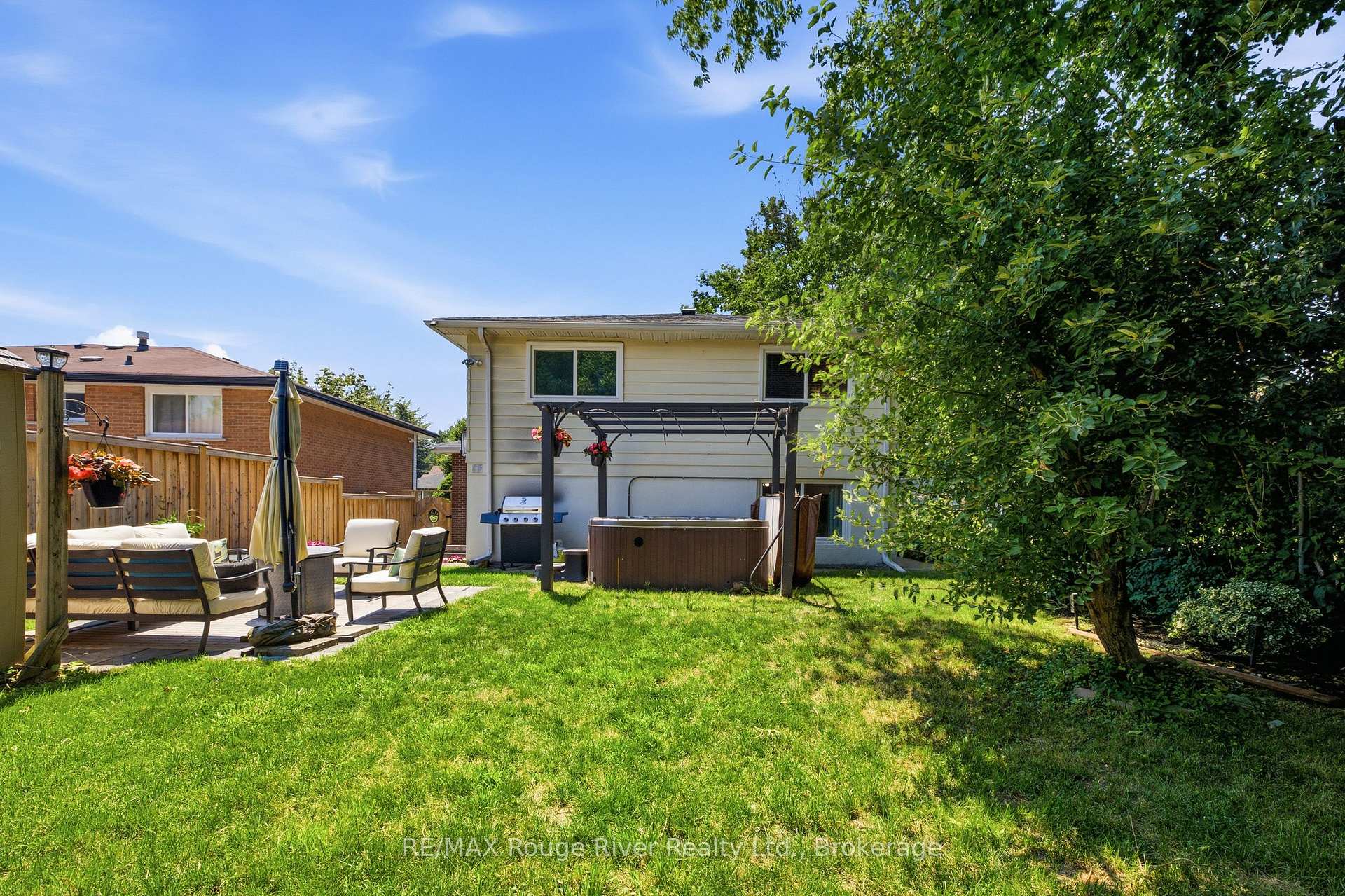 Photo 45 of 86 Shoredale Drive, Scarborough, Woburn — HOMEH