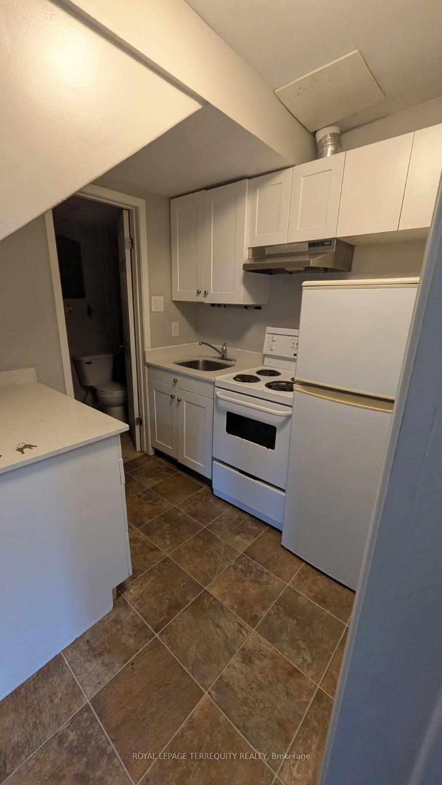 Photo 4 of Unit 2, 44 Main Street N, Halton Hills, Georgetown — HOMEH