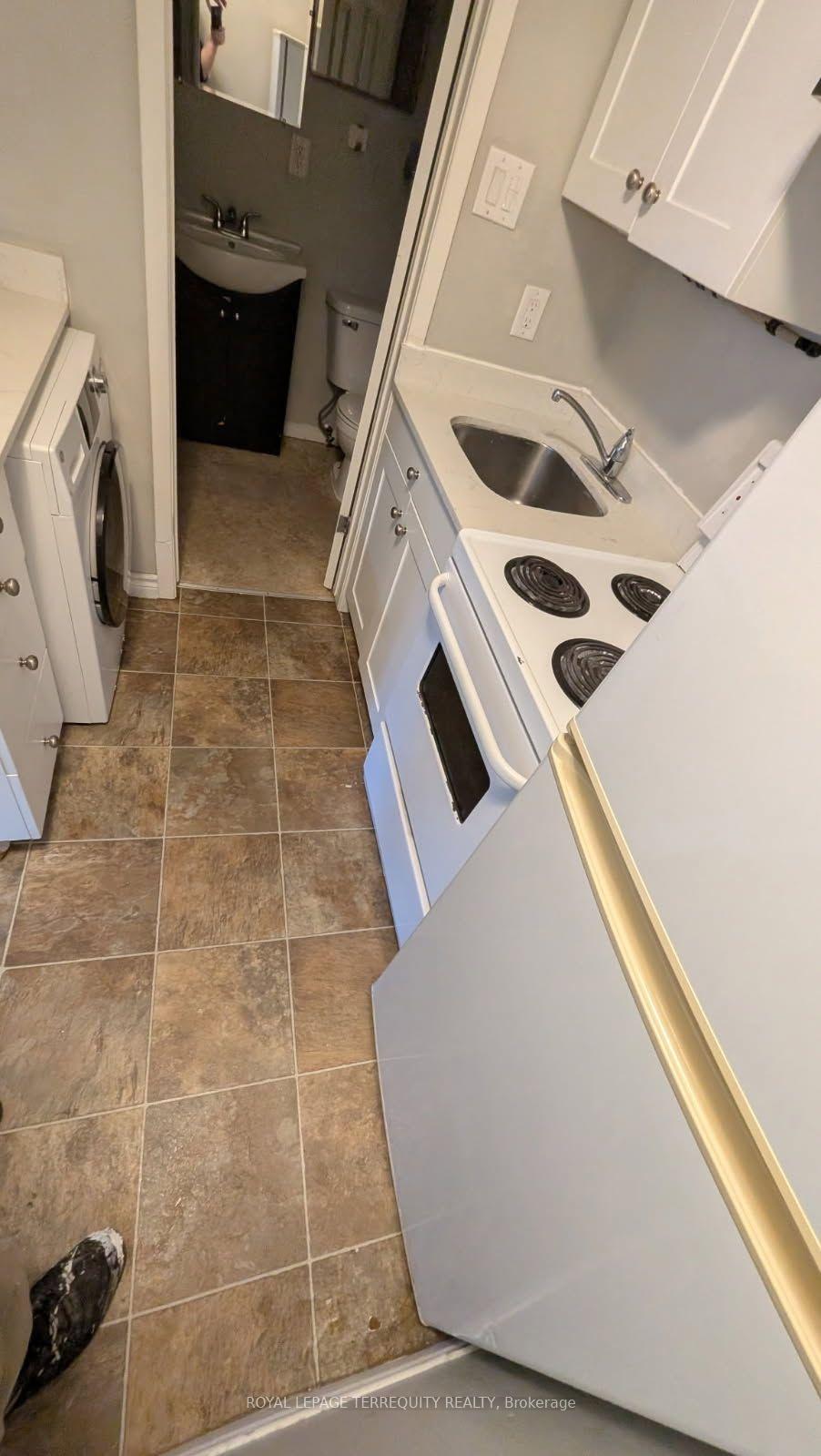 Photo 7 of Unit 2, 44 Main Street N, Halton Hills, Georgetown — HOMEH