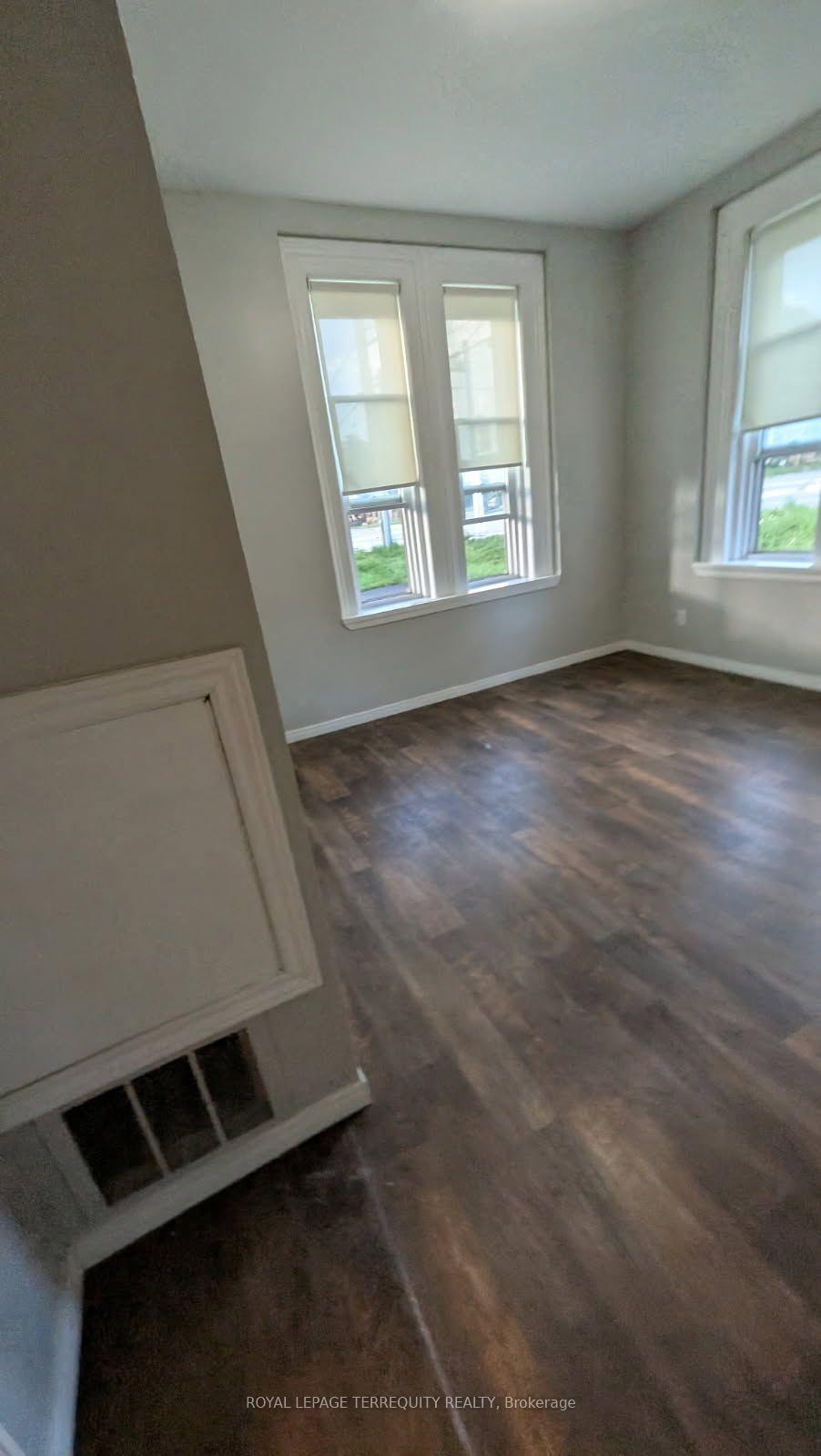 Photo 8 of Unit 2, 44 Main Street N, Halton Hills, Georgetown — HOMEH