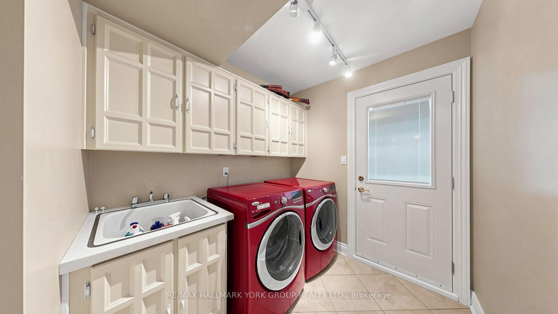 Photo 20 of 45 Pinnacle Road, North York, St. Andrew-Windfields — HOMEH