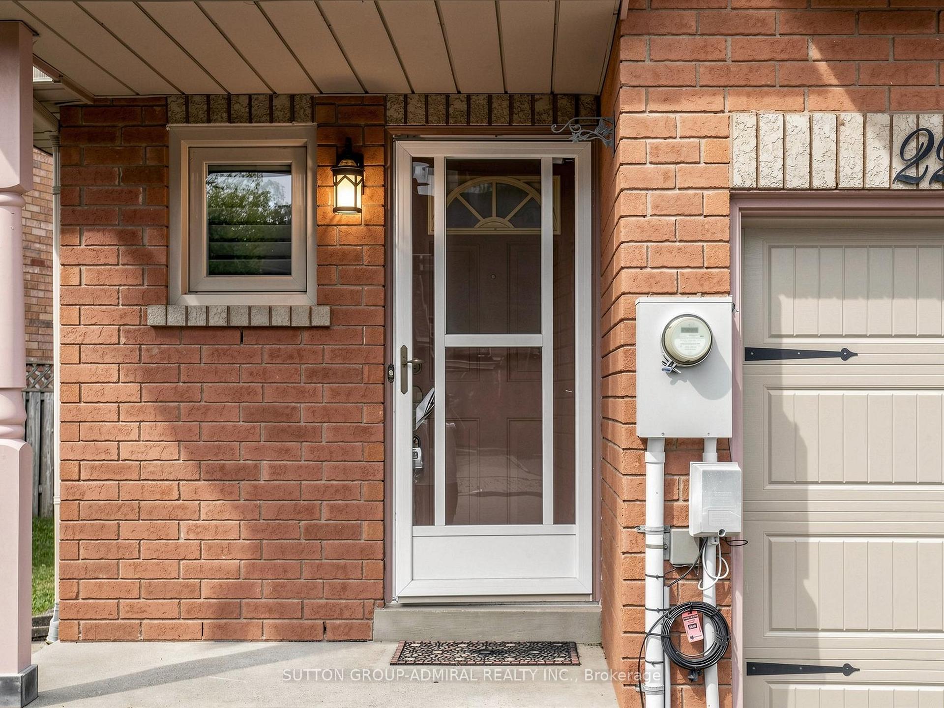 Photo 2 of 225 Kelso Crescent, Vaughan, Maple — HOMEH