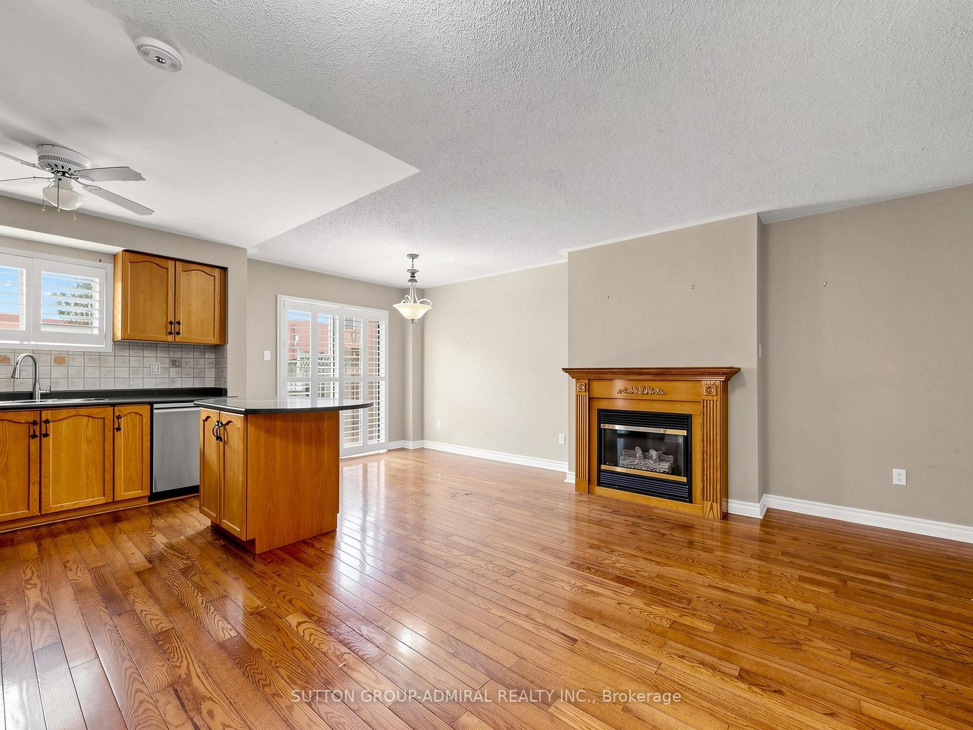 Photo 6 of 225 Kelso Crescent, Vaughan, Maple — HOMEH