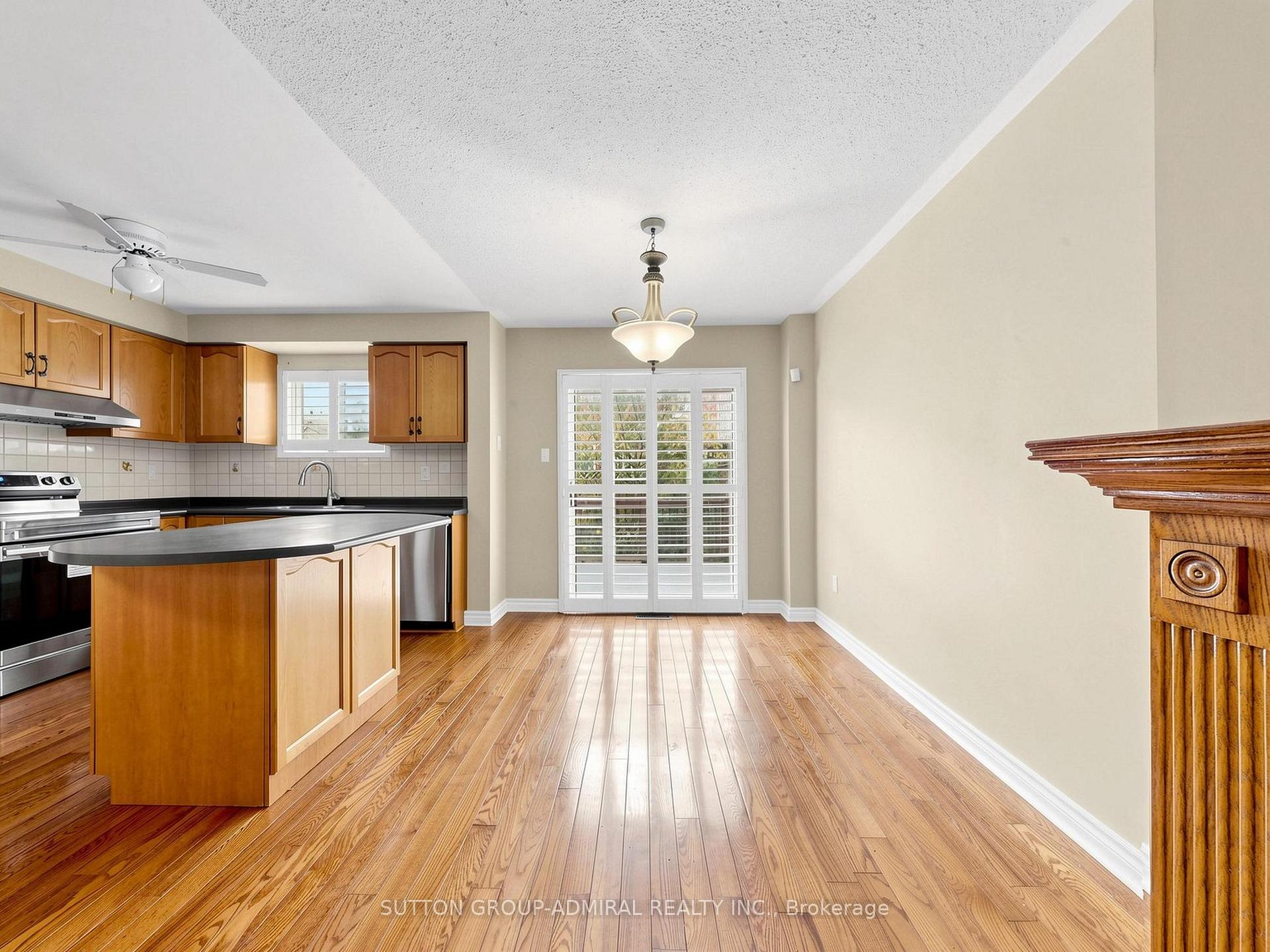Photo 7 of 225 Kelso Crescent, Vaughan, Maple — HOMEH