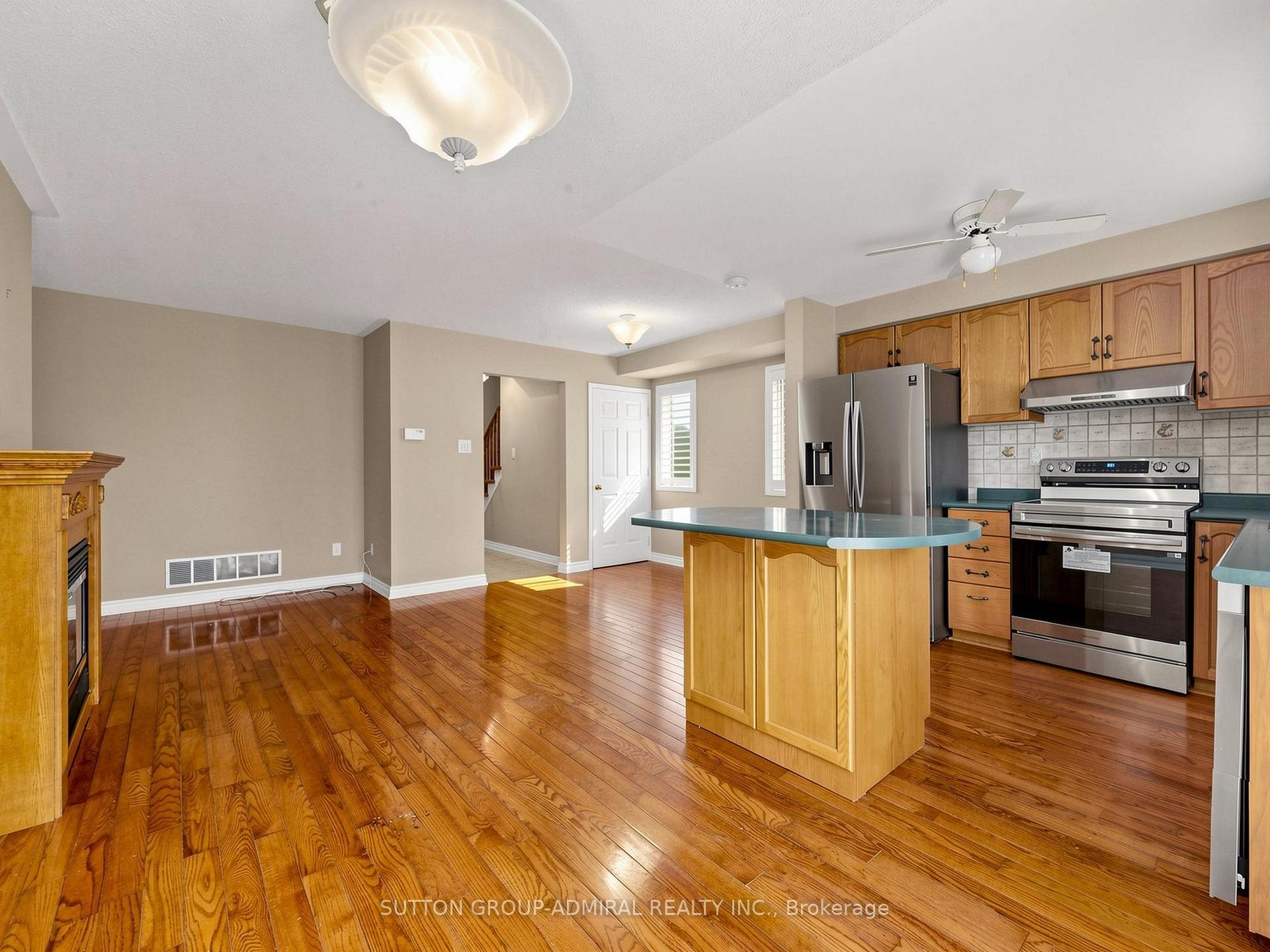 Photo 9 of 225 Kelso Crescent, Vaughan, Maple — HOMEH
