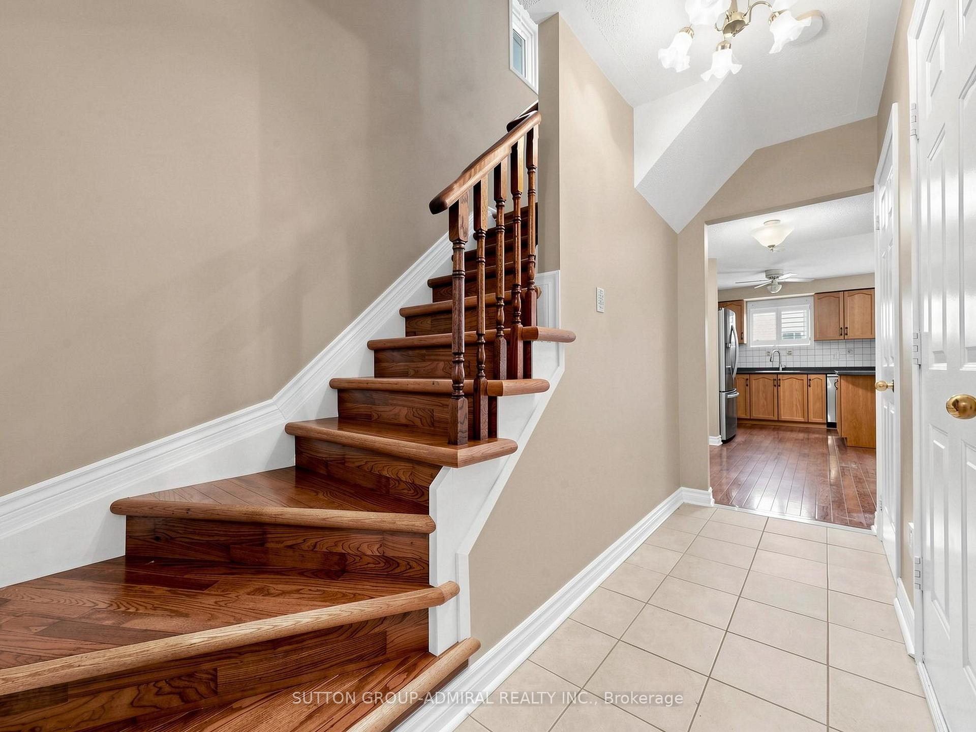 Photo 11 of 225 Kelso Crescent, Vaughan, Maple — HOMEH