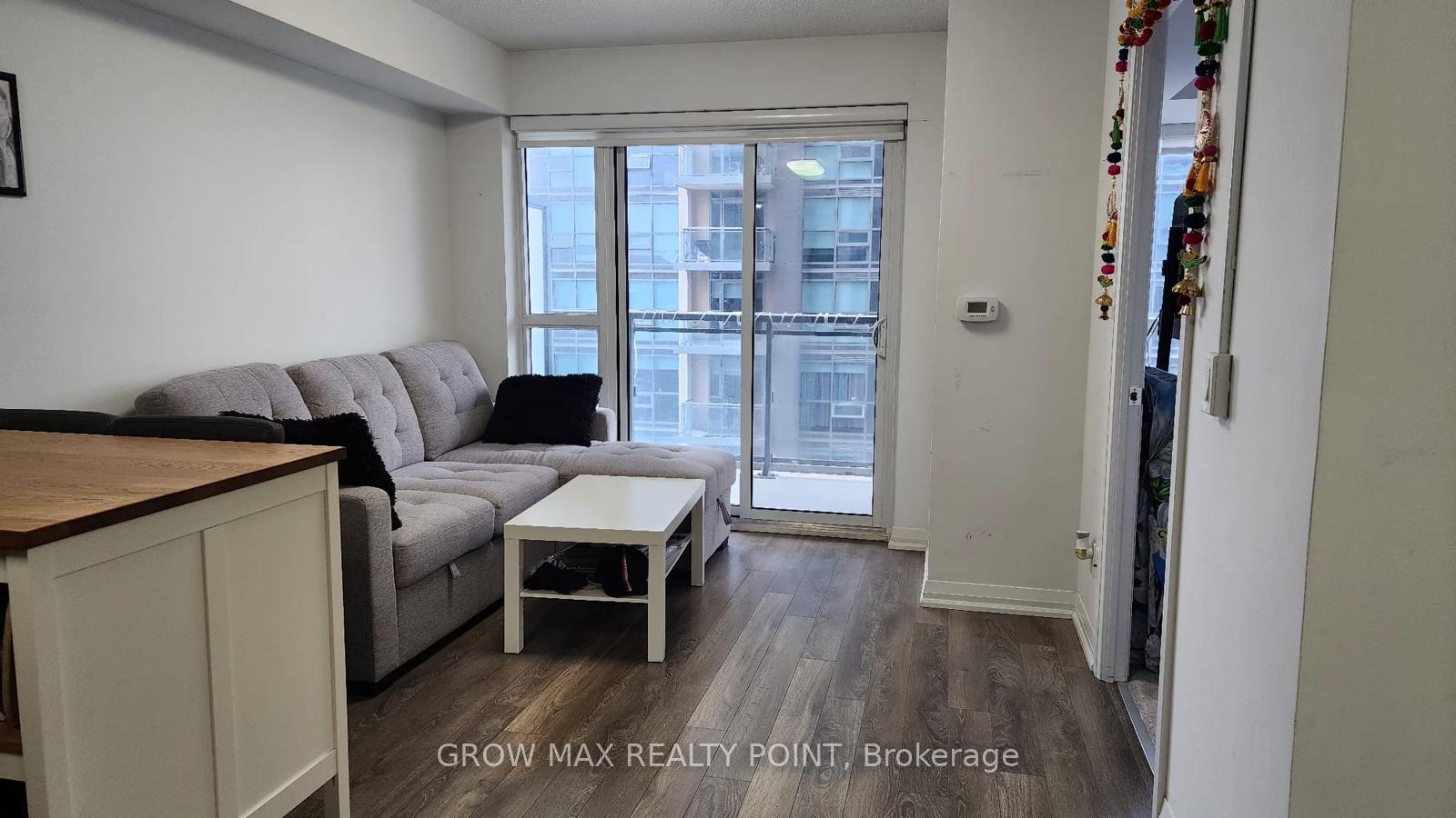 Photo 4 of Unit 907, 30 Meadowglen Place, Scarborough, Woburn — HOMEH