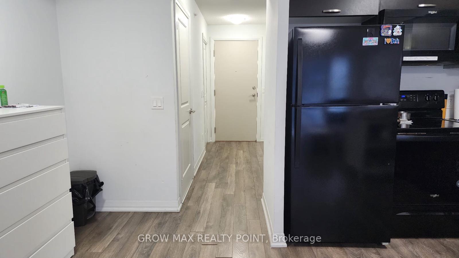 Photo 5 of Unit 907, 30 Meadowglen Place, Scarborough, Woburn — HOMEH