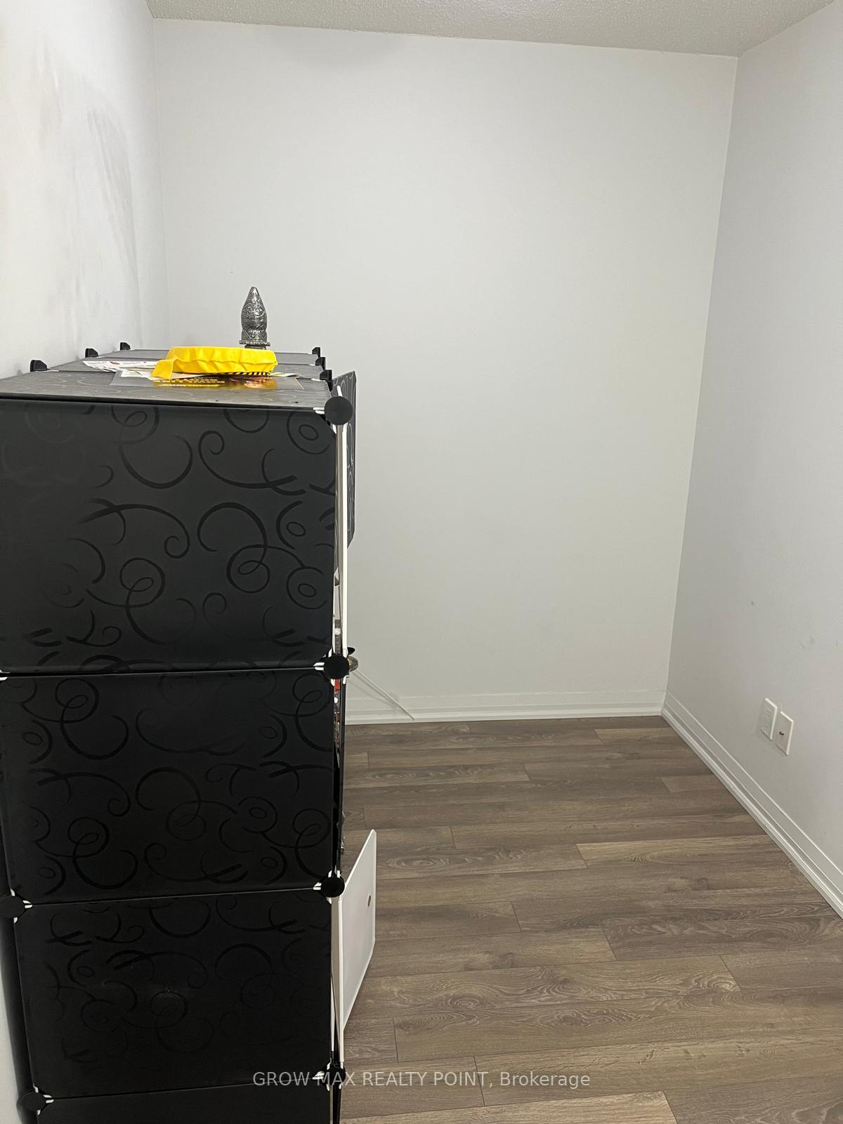 Photo 17 of Unit 907, 30 Meadowglen Place, Scarborough, Woburn — HOMEH