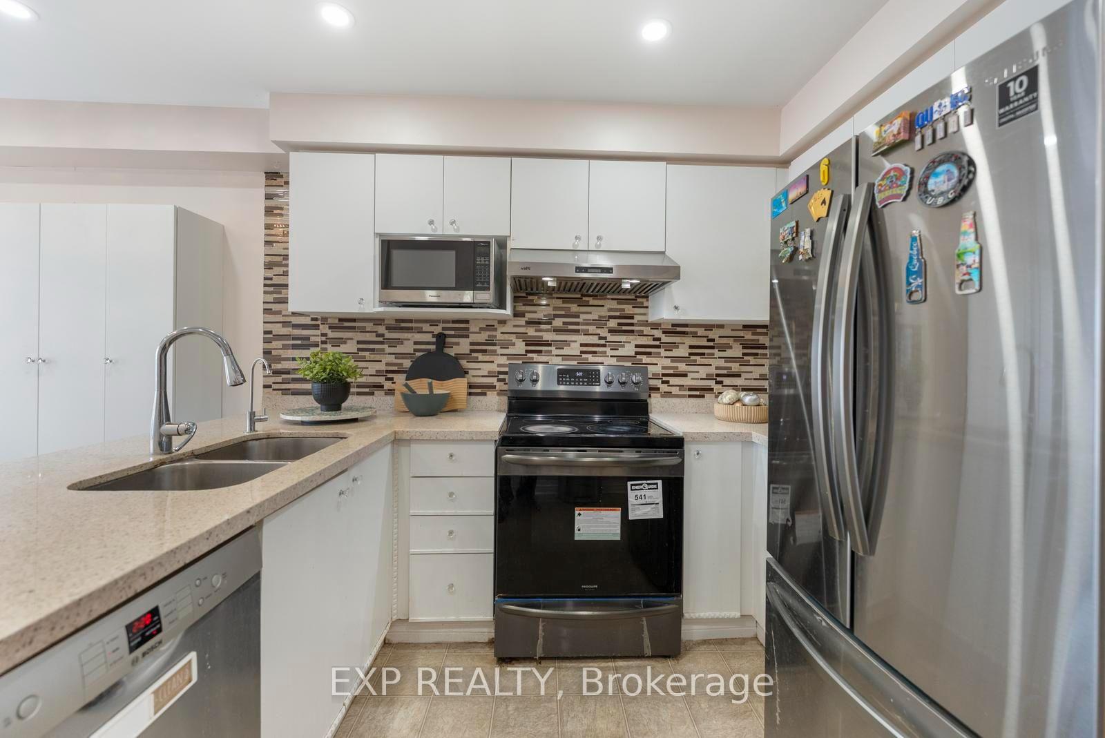 Photo 10 of 123 Brickyard Way, Brampton, Brampton North — HOMEH