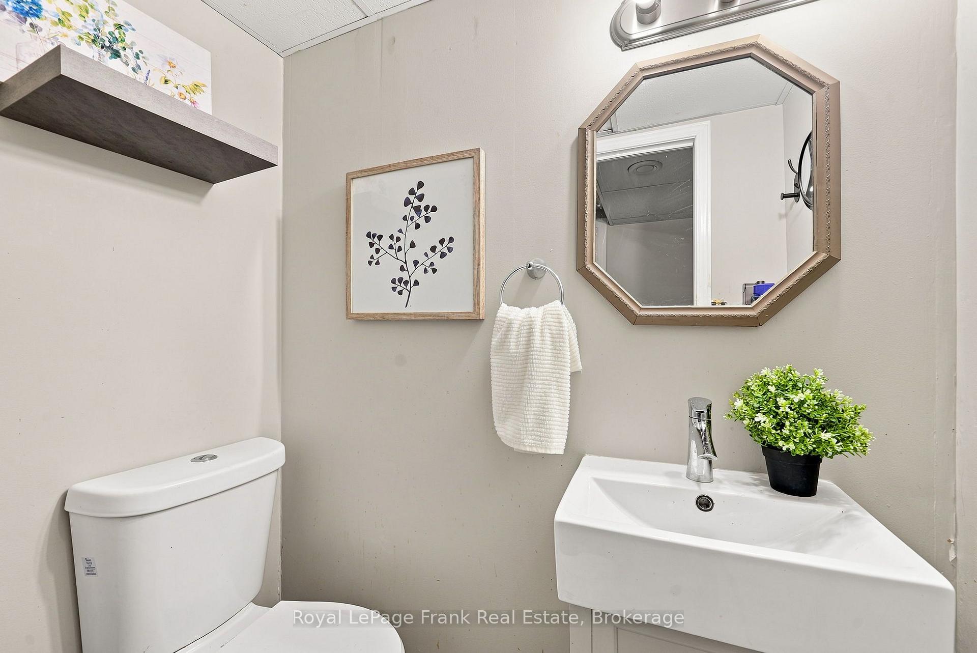 Photo 28 of 92 Tremount Street, Whitby, Brooklin — HOMEH
