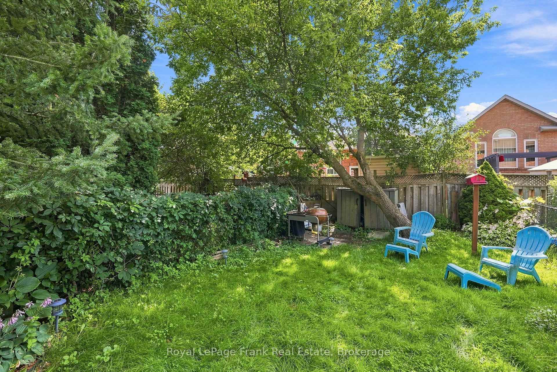Photo 33 of 92 Tremount Street, Whitby, Brooklin — HOMEH