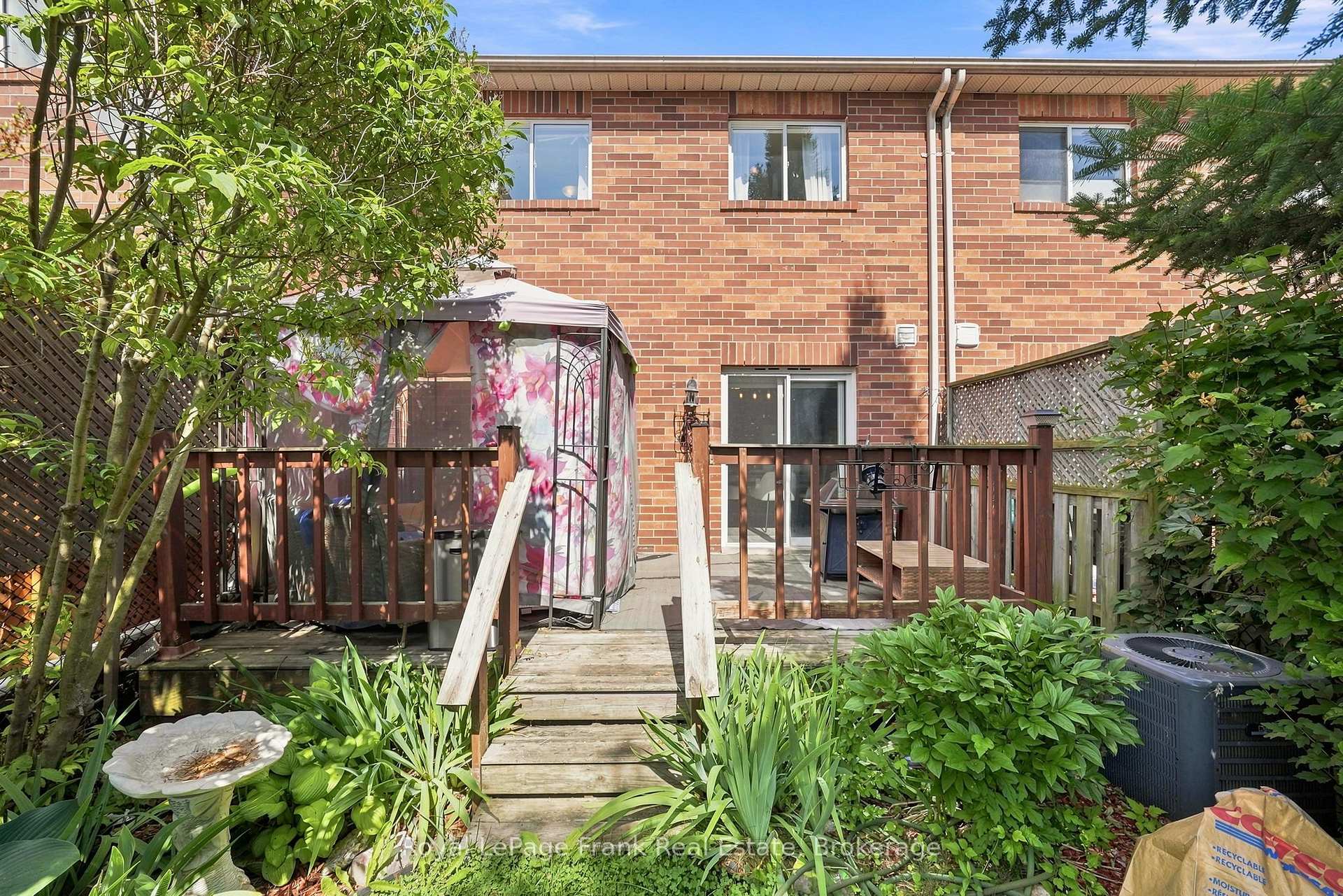 Photo 35 of 92 Tremount Street, Whitby, Brooklin — HOMEH