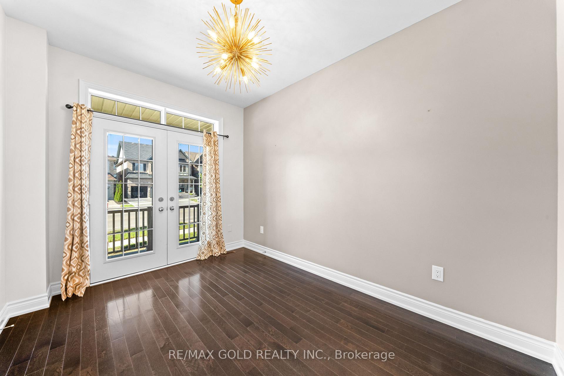 Photo 14 of 600 Mactier Drive, Vaughan, Kleinburg — HOMEH