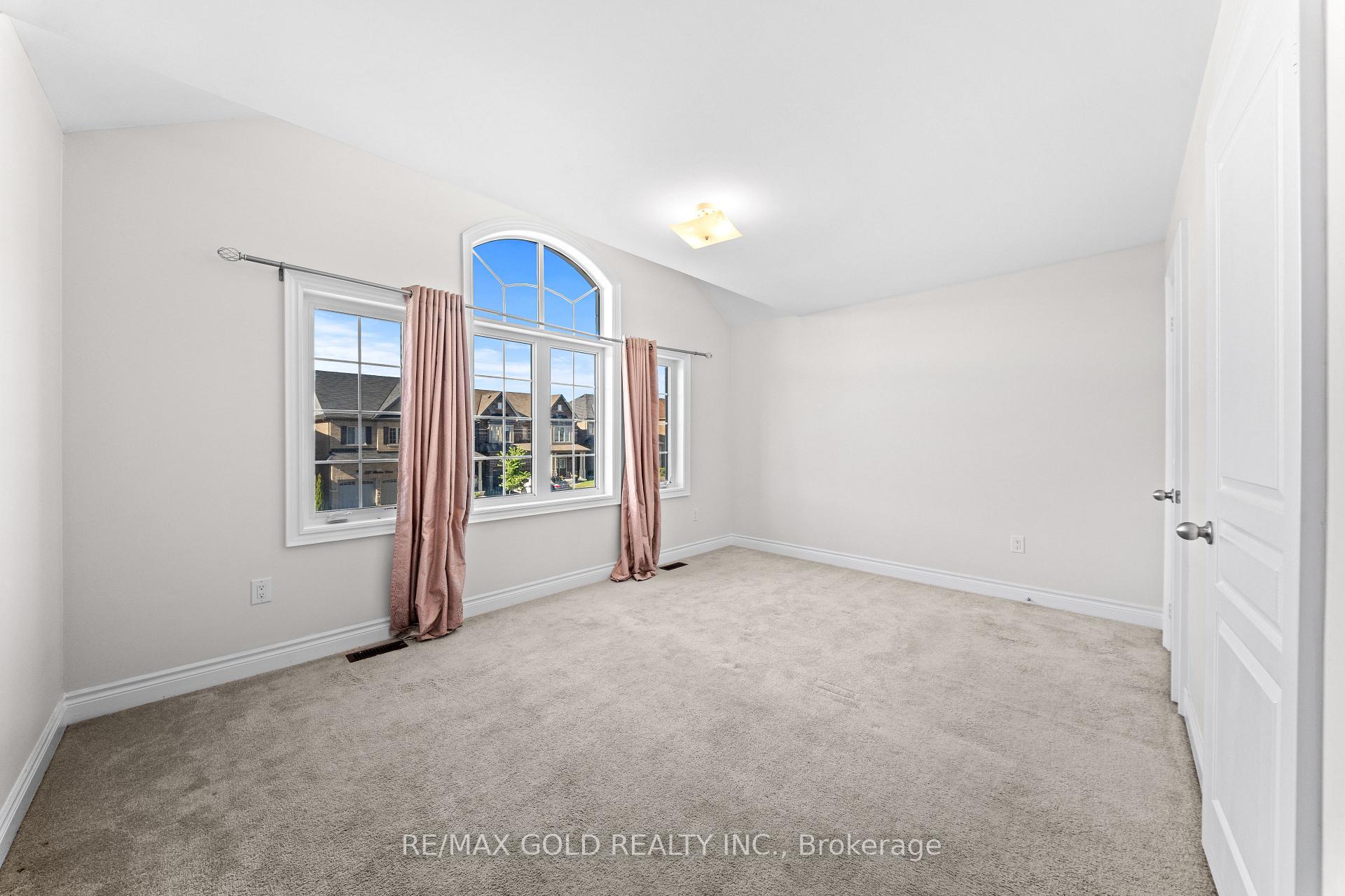 Photo 23 of 600 Mactier Drive, Vaughan, Kleinburg — HOMEH