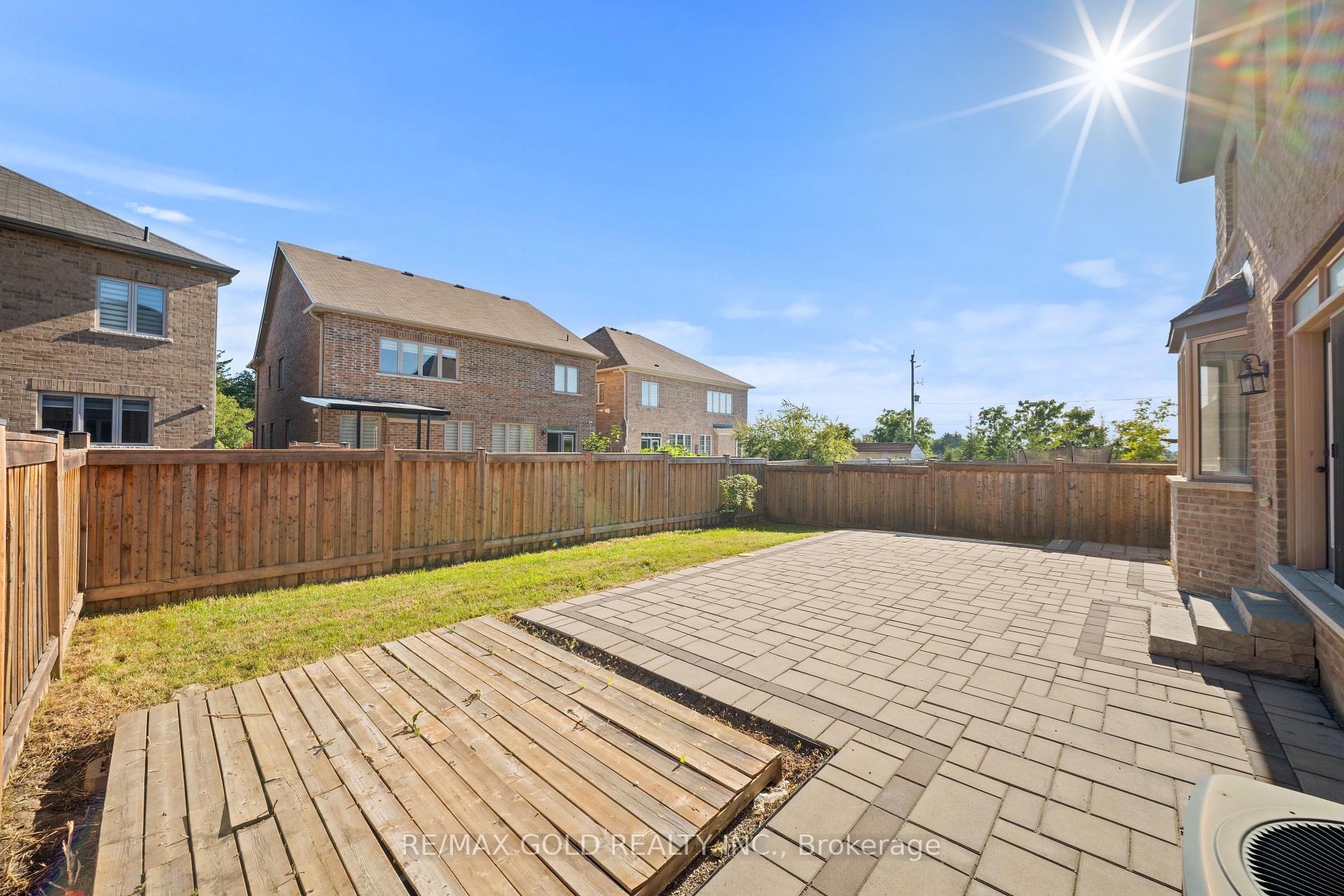 Photo 30 of 600 Mactier Drive, Vaughan, Kleinburg — HOMEH