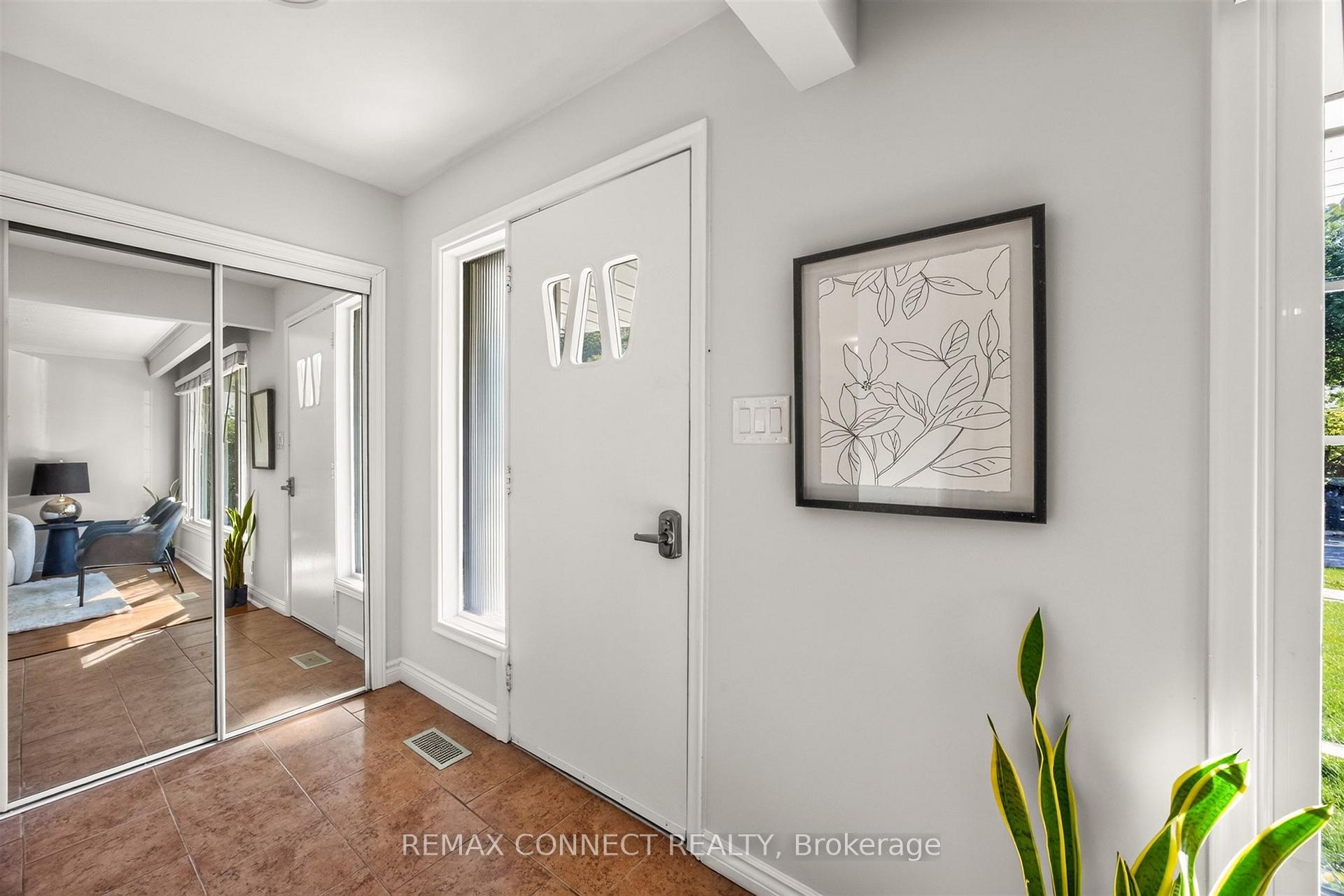 Photo 4 of 42 Bainhart Crescent, Scarborough, Woburn — HOMEH