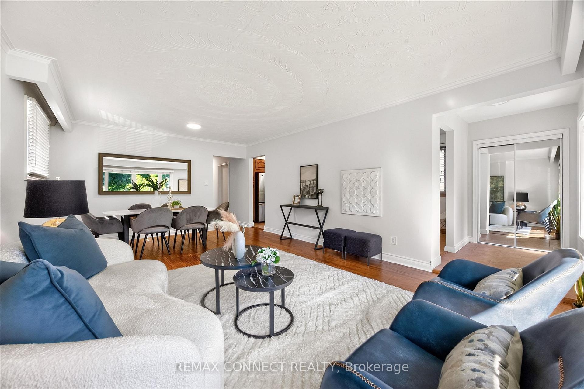 Photo 6 of 42 Bainhart Crescent, Scarborough, Woburn — HOMEH