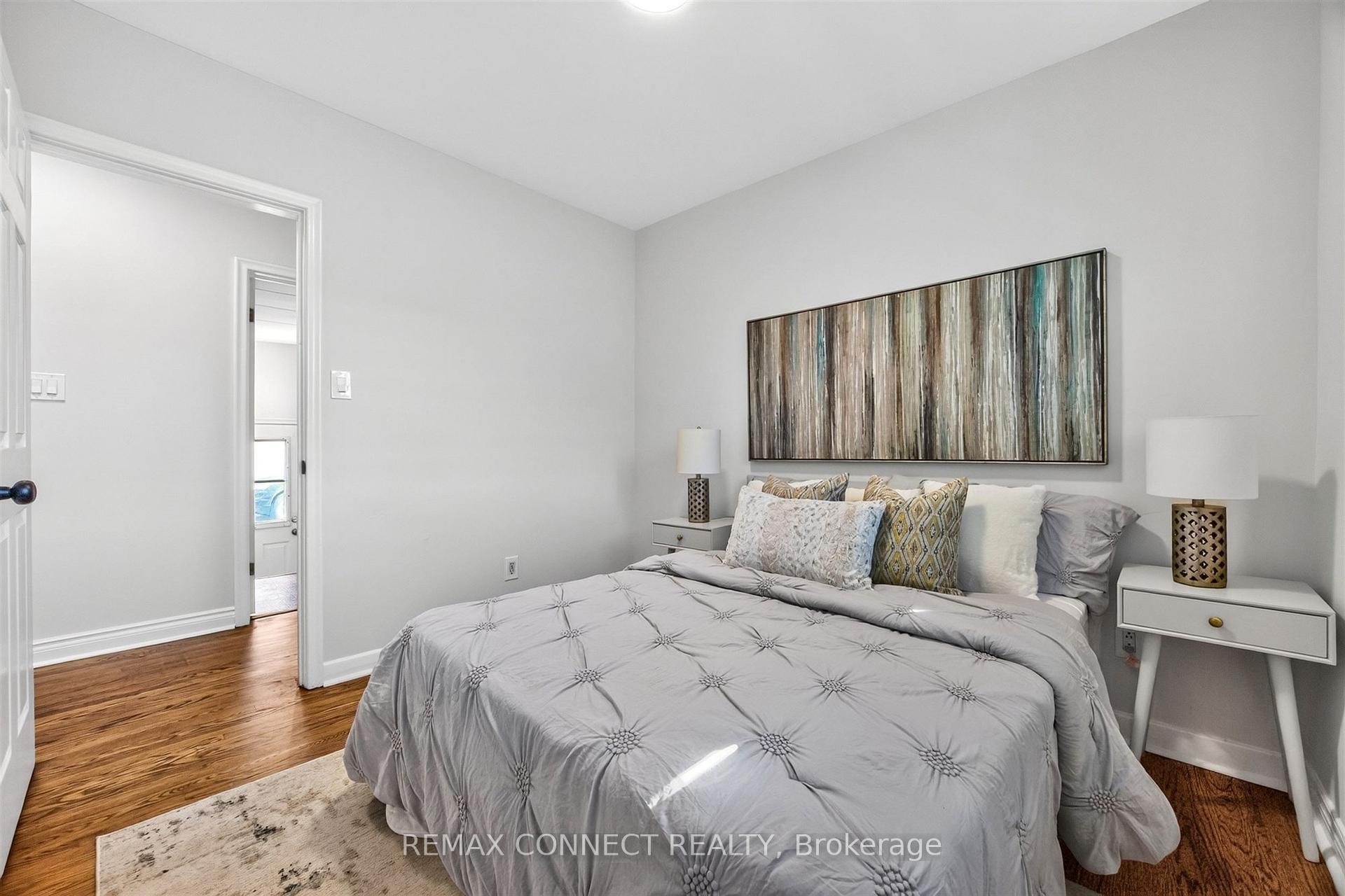 Photo 14 of 42 Bainhart Crescent, Scarborough, Woburn — HOMEH