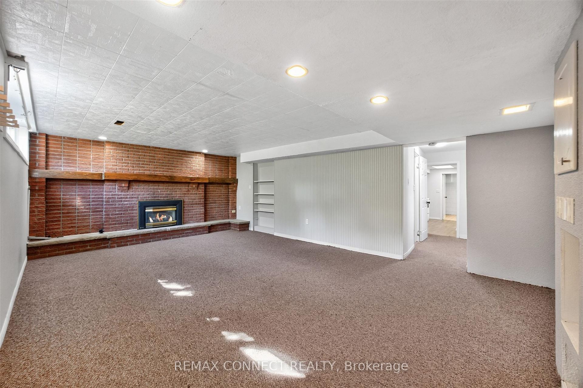 Photo 19 of 42 Bainhart Crescent, Scarborough, Woburn — HOMEH