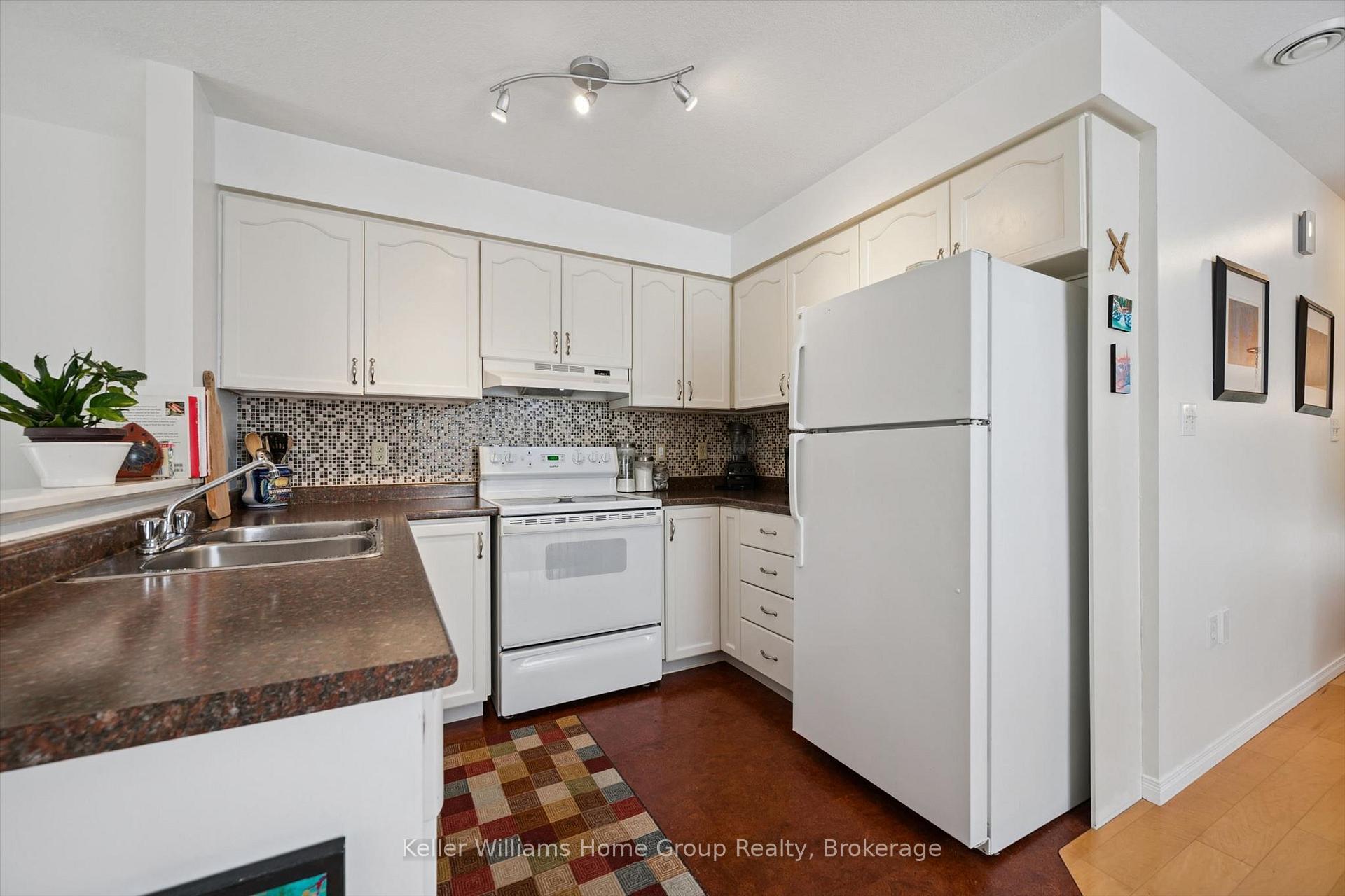 Photo 9 of 36 Patrick Boulevard, Centre Wellington, Elora/Salem — HOMEH