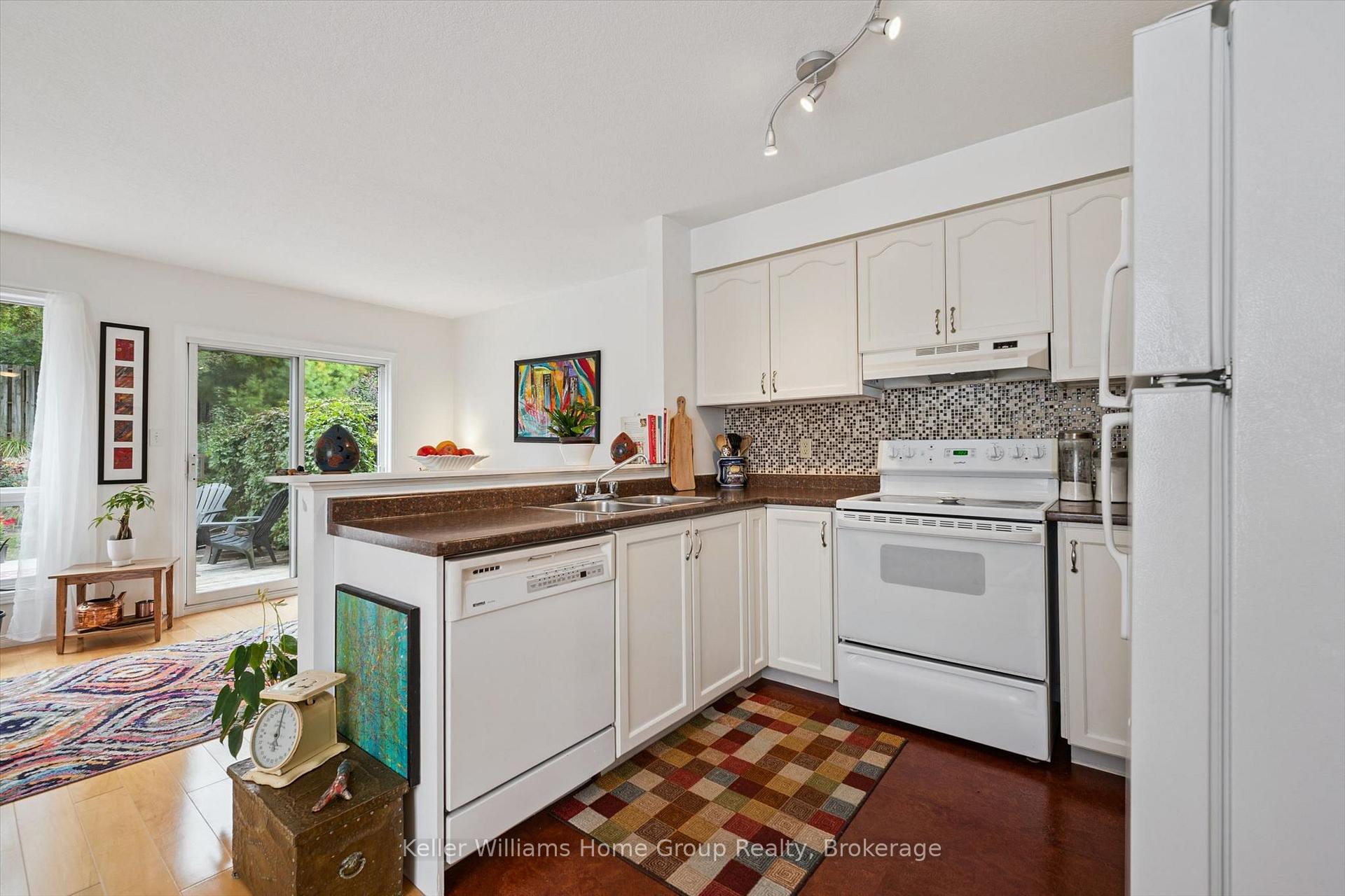 Photo 10 of 36 Patrick Boulevard, Centre Wellington, Elora/Salem — HOMEH