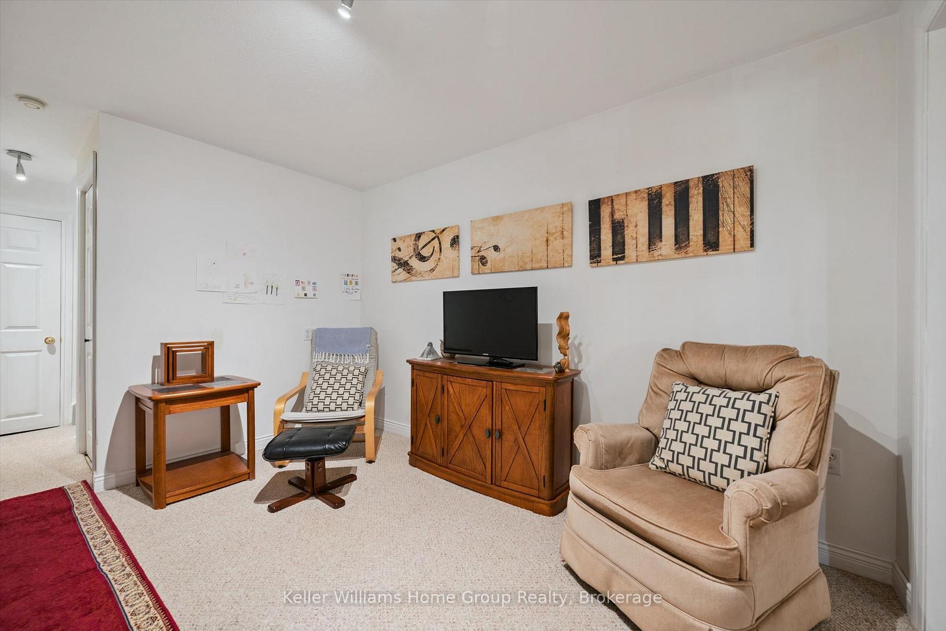 Photo 29 of 36 Patrick Boulevard, Centre Wellington, Elora/Salem — HOMEH