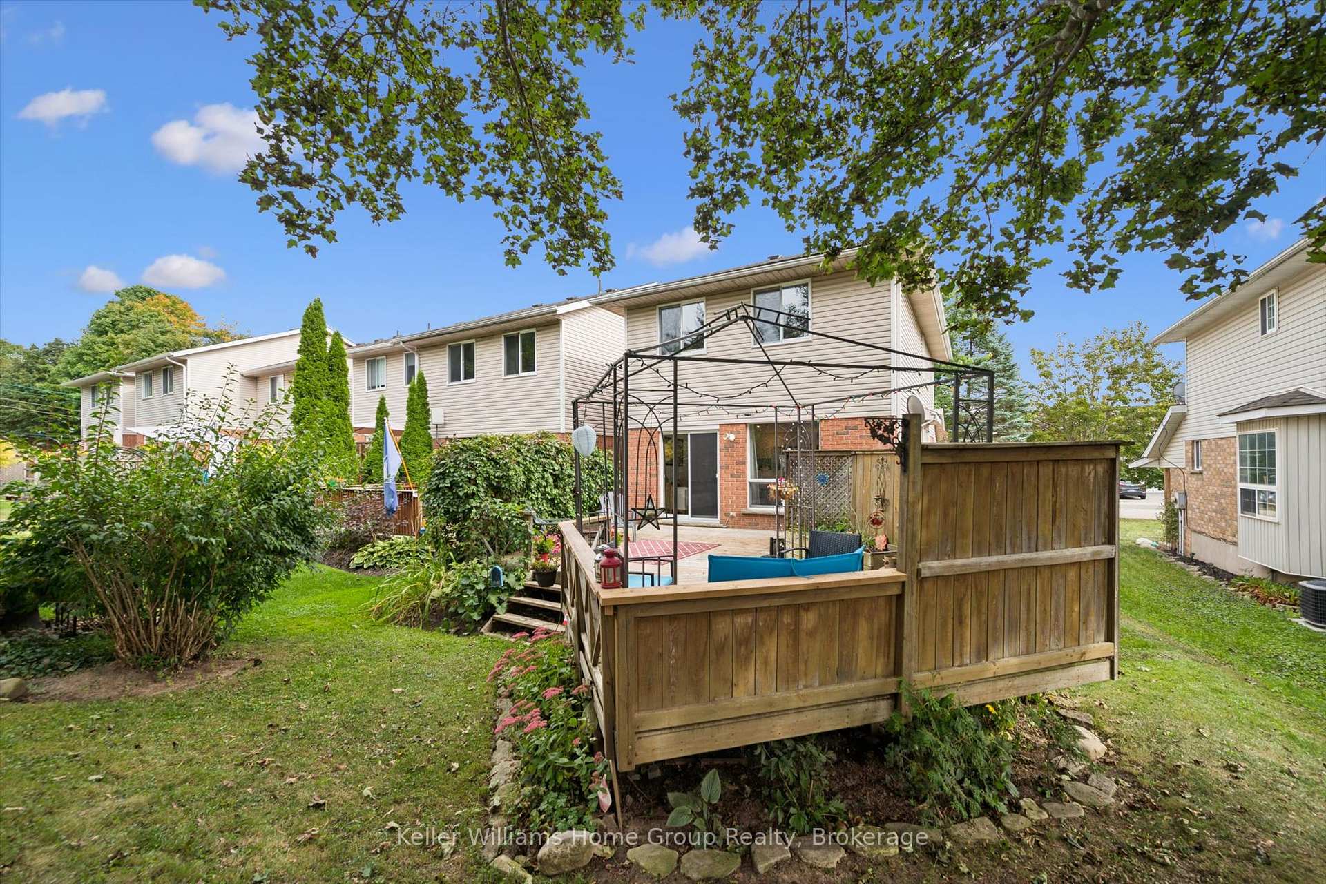 Photo 32 of 36 Patrick Boulevard, Centre Wellington, Elora/Salem — HOMEH