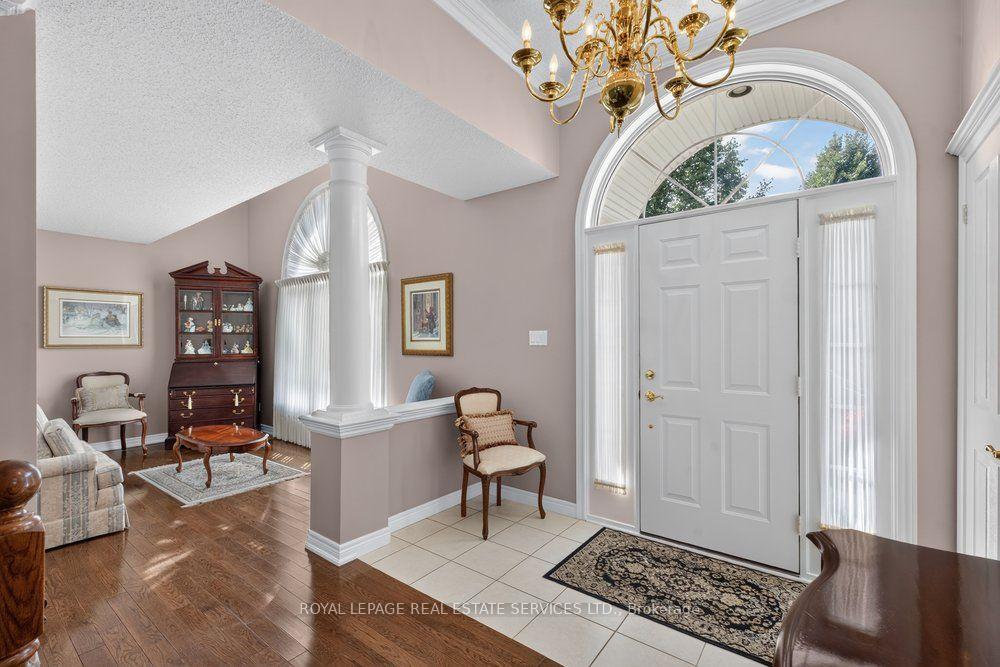 Photo 5 of 36 Worthington Drive, Clarington, Courtice — HOMEH