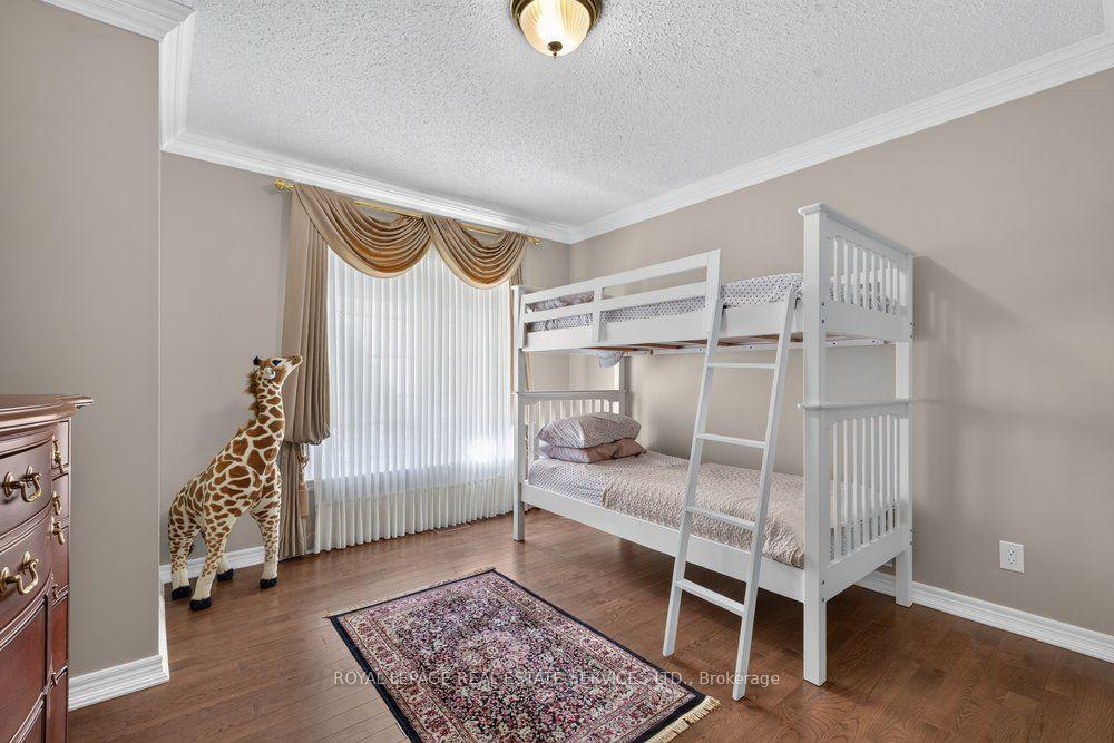 Photo 11 of 36 Worthington Drive, Clarington, Courtice — HOMEH